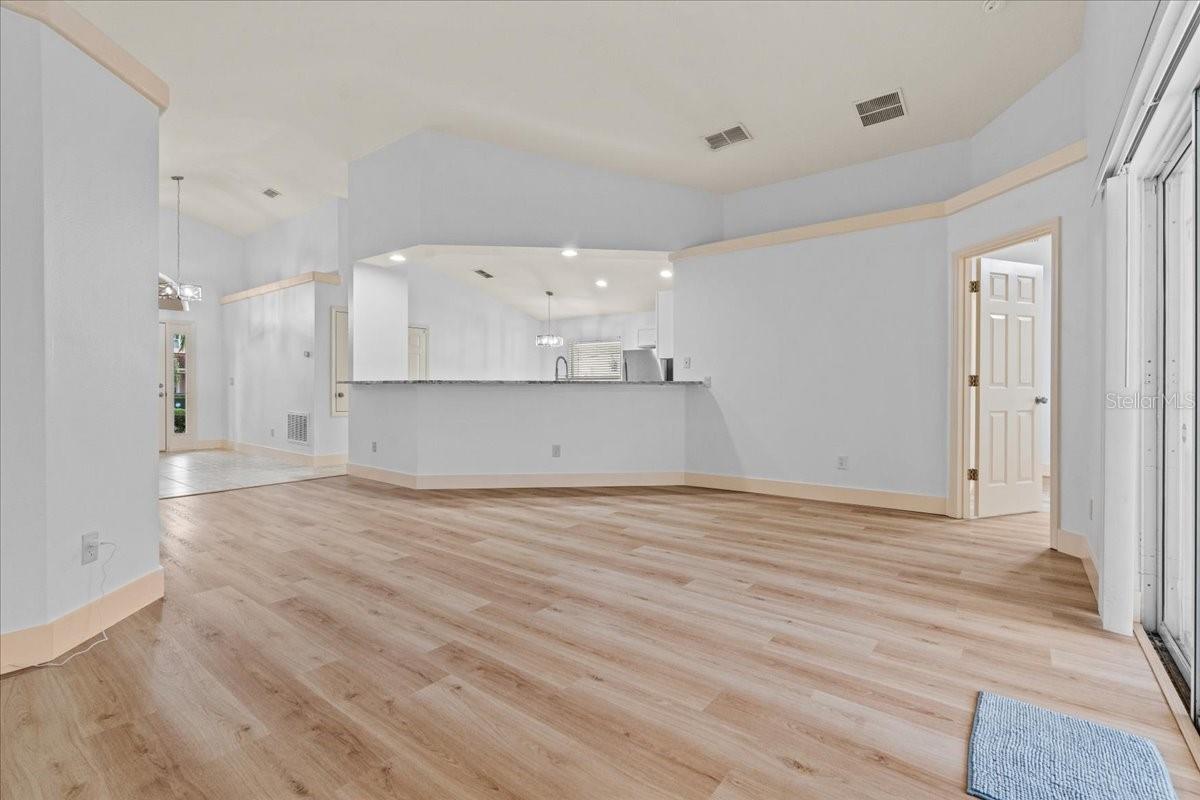 421 ROBIN RD, DAVENPORT, FL, 33896