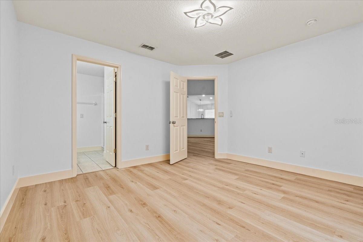 421 ROBIN RD, DAVENPORT, FL, 33896