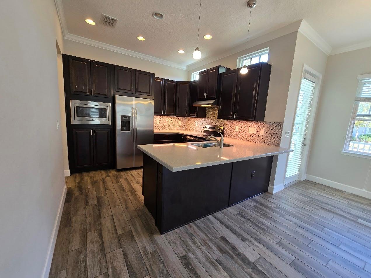 9121 LAUREATE BLVD, ORLANDO, FL, 32827