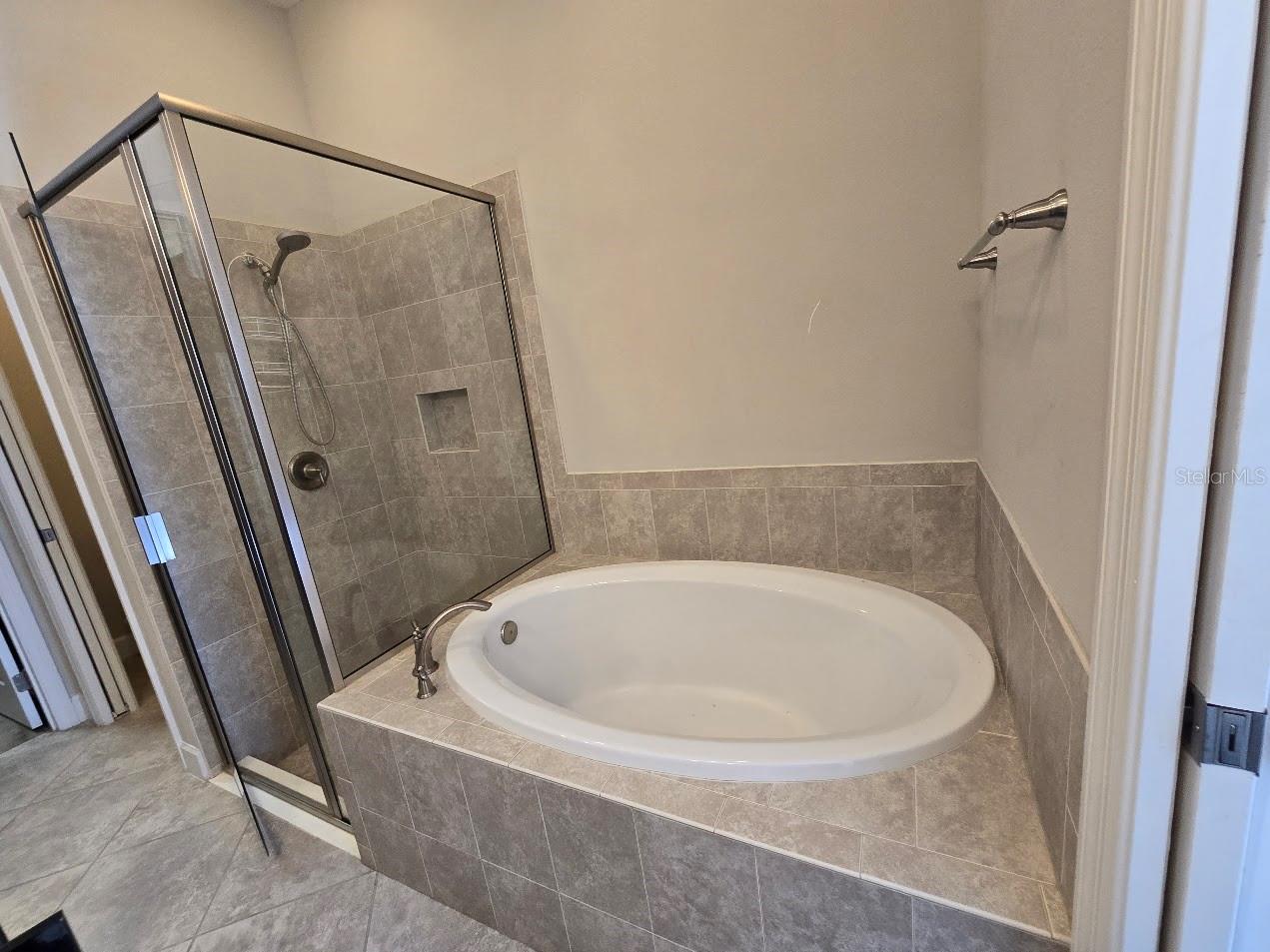 9121 LAUREATE BLVD, ORLANDO, FL, 32827