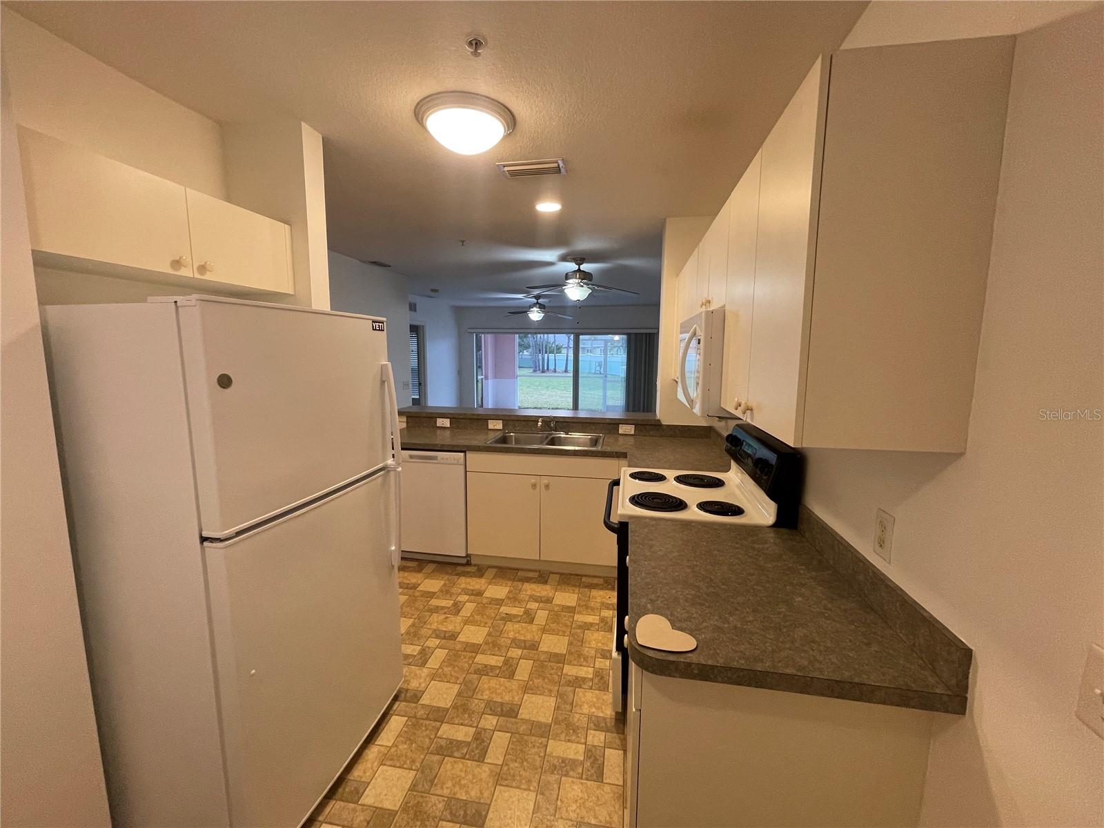 2061 WILLOW HAMMOCK CIR #106, PUNTA GORDA, FL, 33983