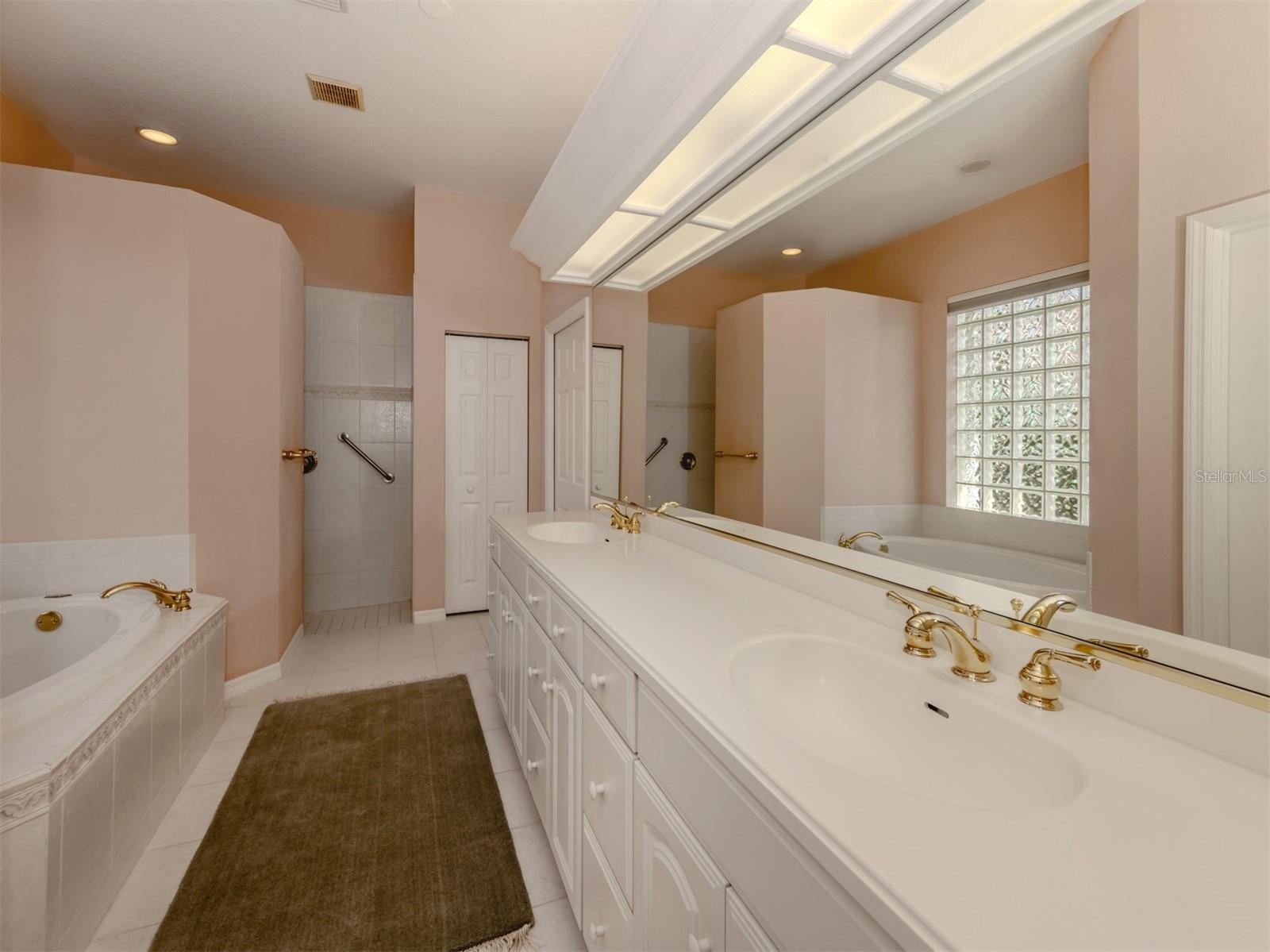 651 LAKESCENE DR, VENICE, FL, 34293
