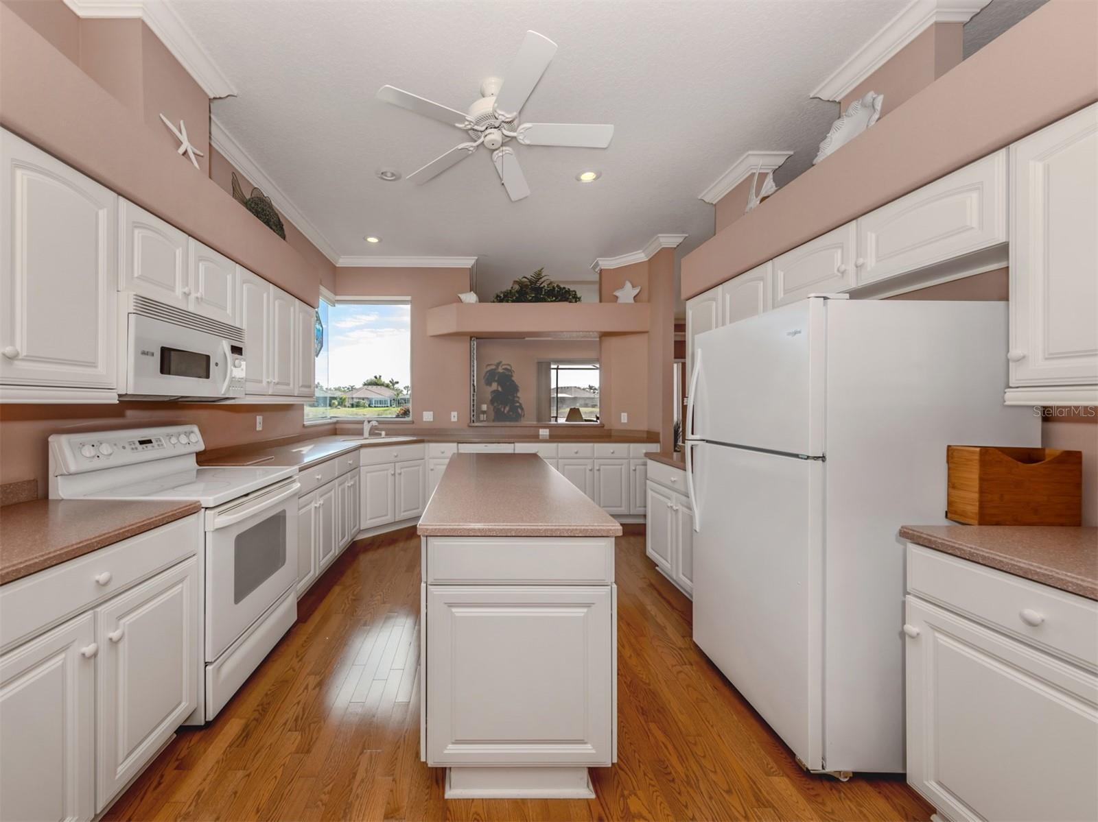 651 LAKESCENE DR, VENICE, FL, 34293