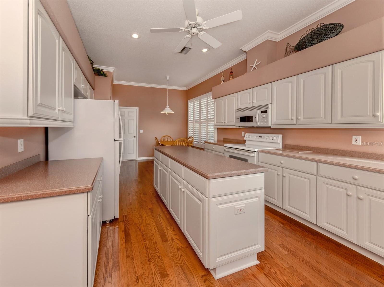 651 LAKESCENE DR, VENICE, FL, 34293