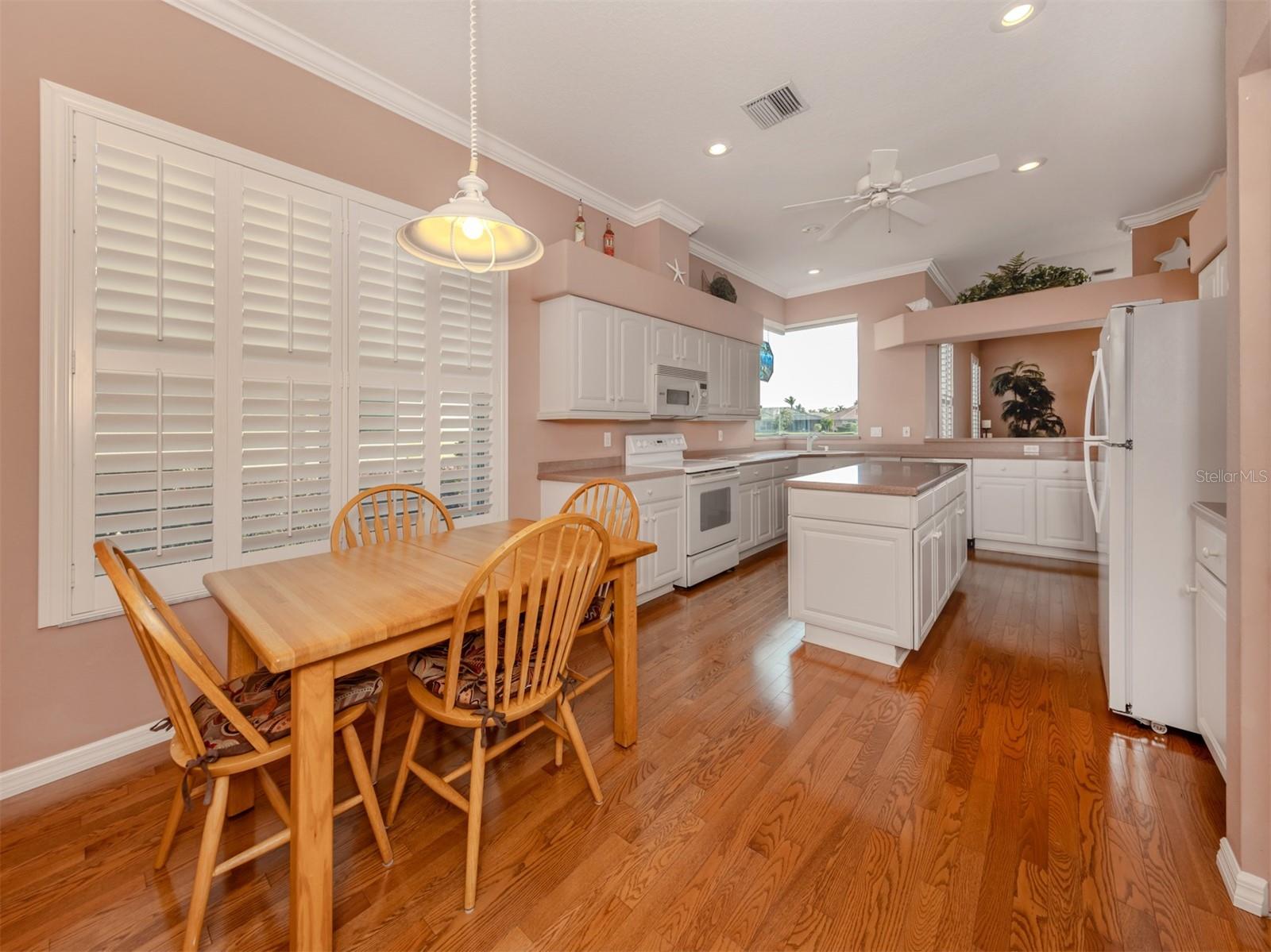 651 LAKESCENE DR, VENICE, FL, 34293