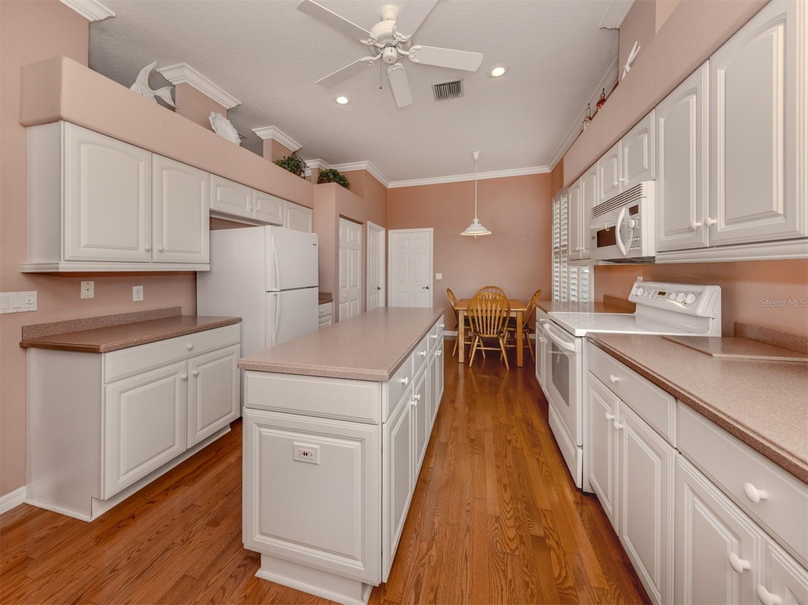 651 LAKESCENE DR, VENICE, FL, 34293