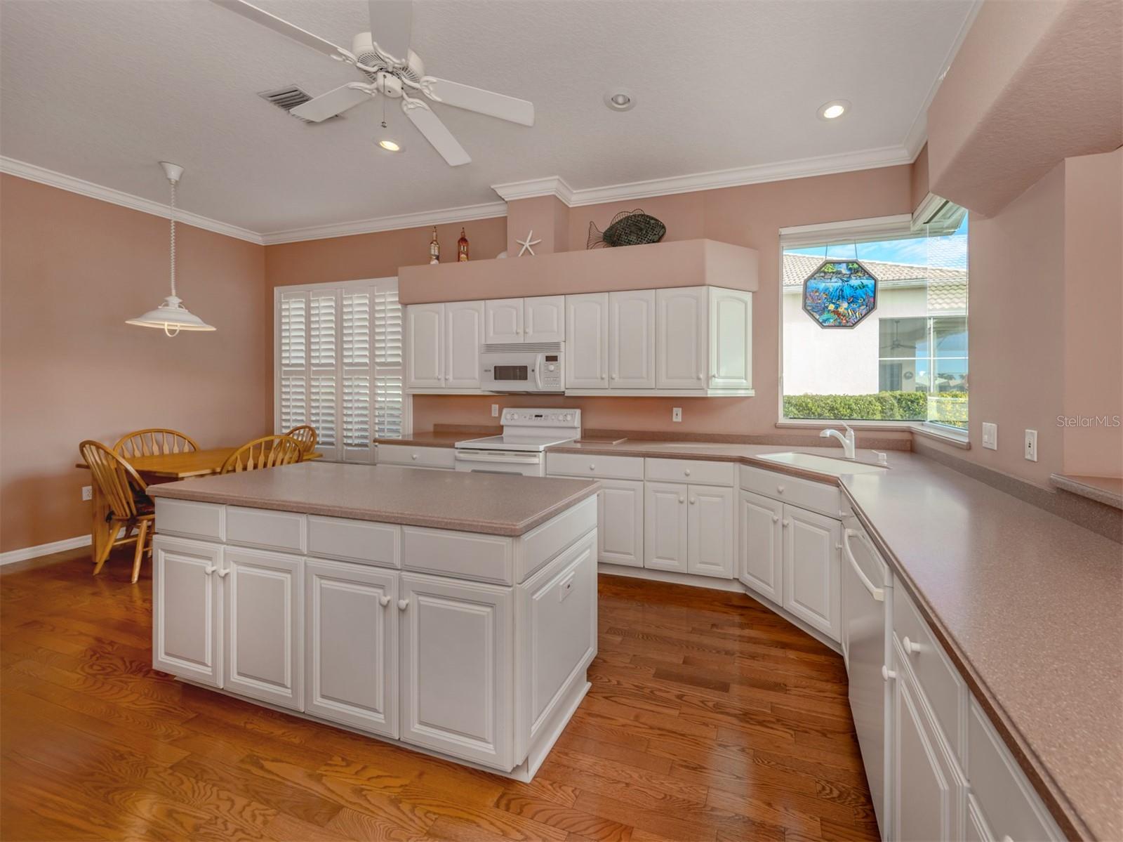 651 LAKESCENE DR, VENICE, FL, 34293