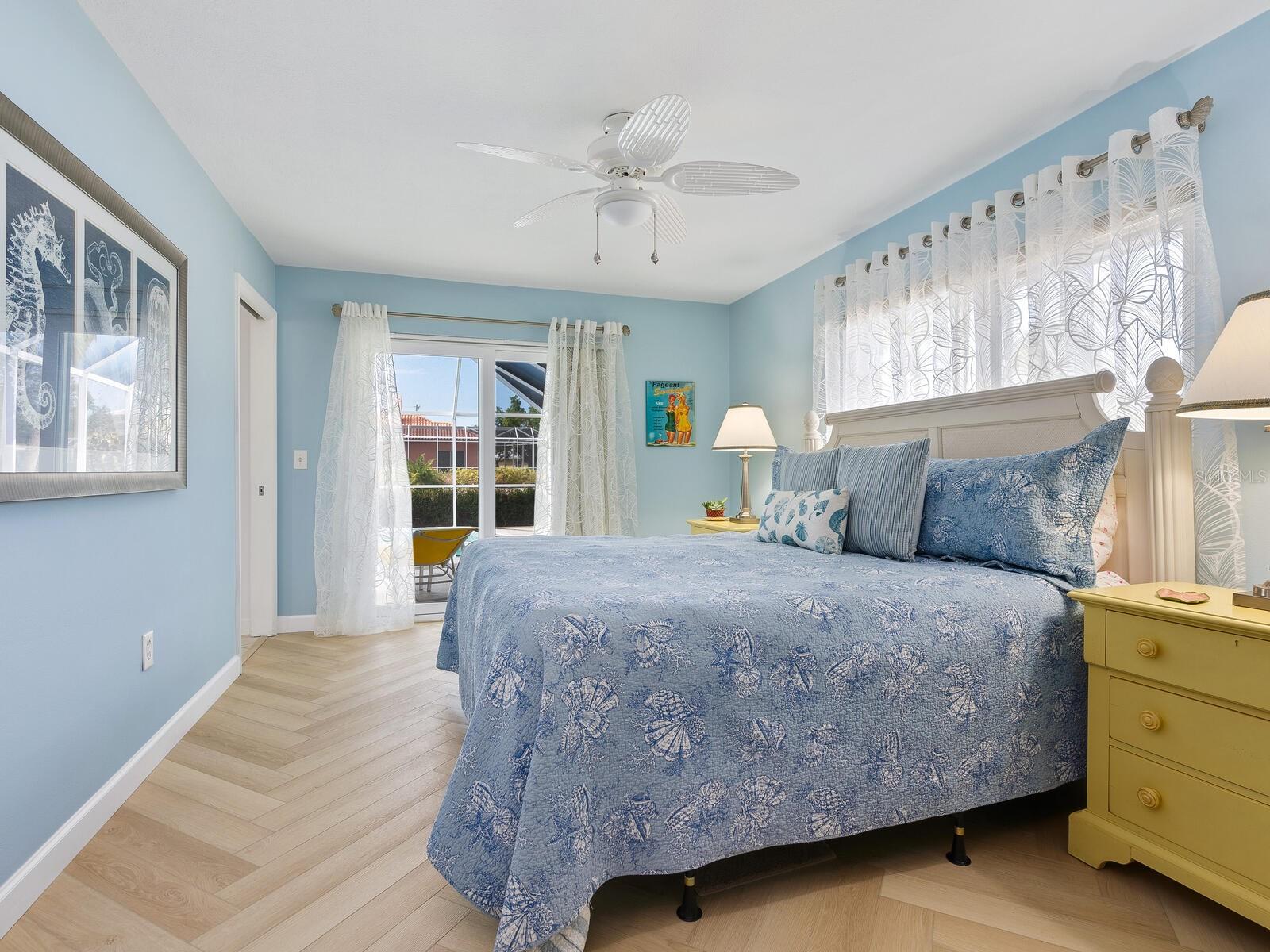 5560 SHADOW LAWN DR, SARASOTA, FL, 34242