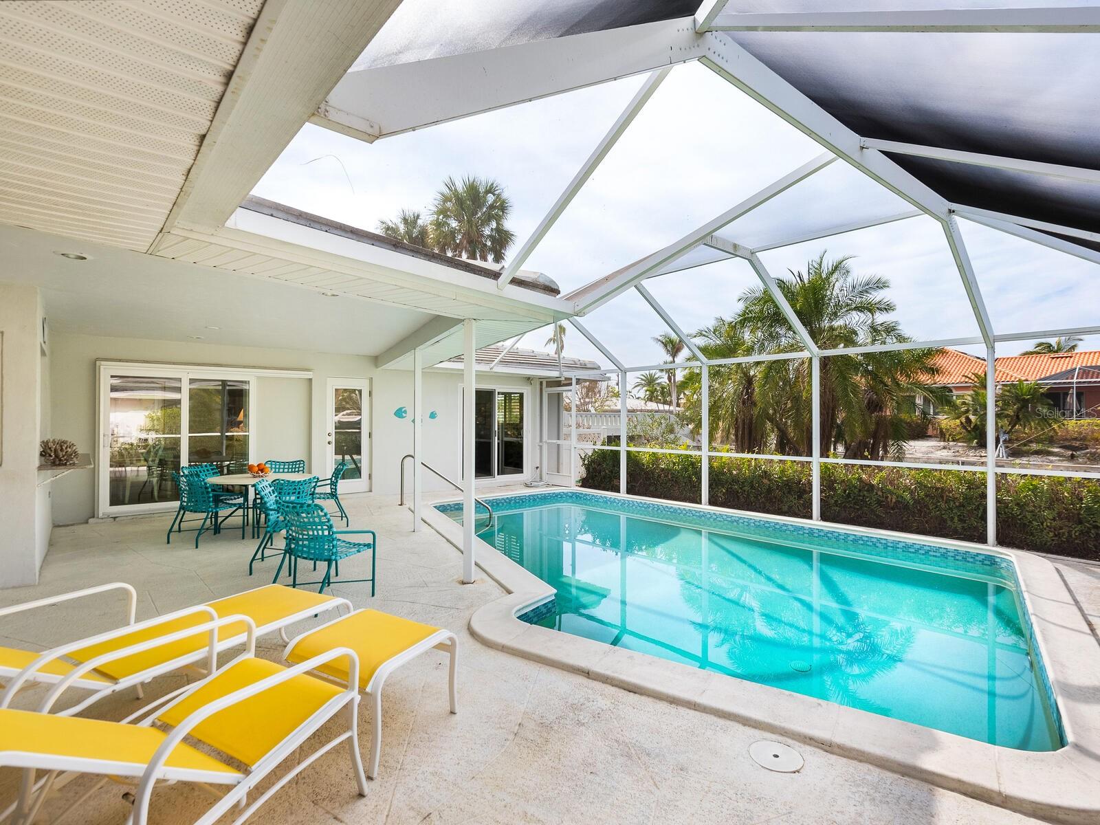 5560 SHADOW LAWN DR, SARASOTA, FL, 34242