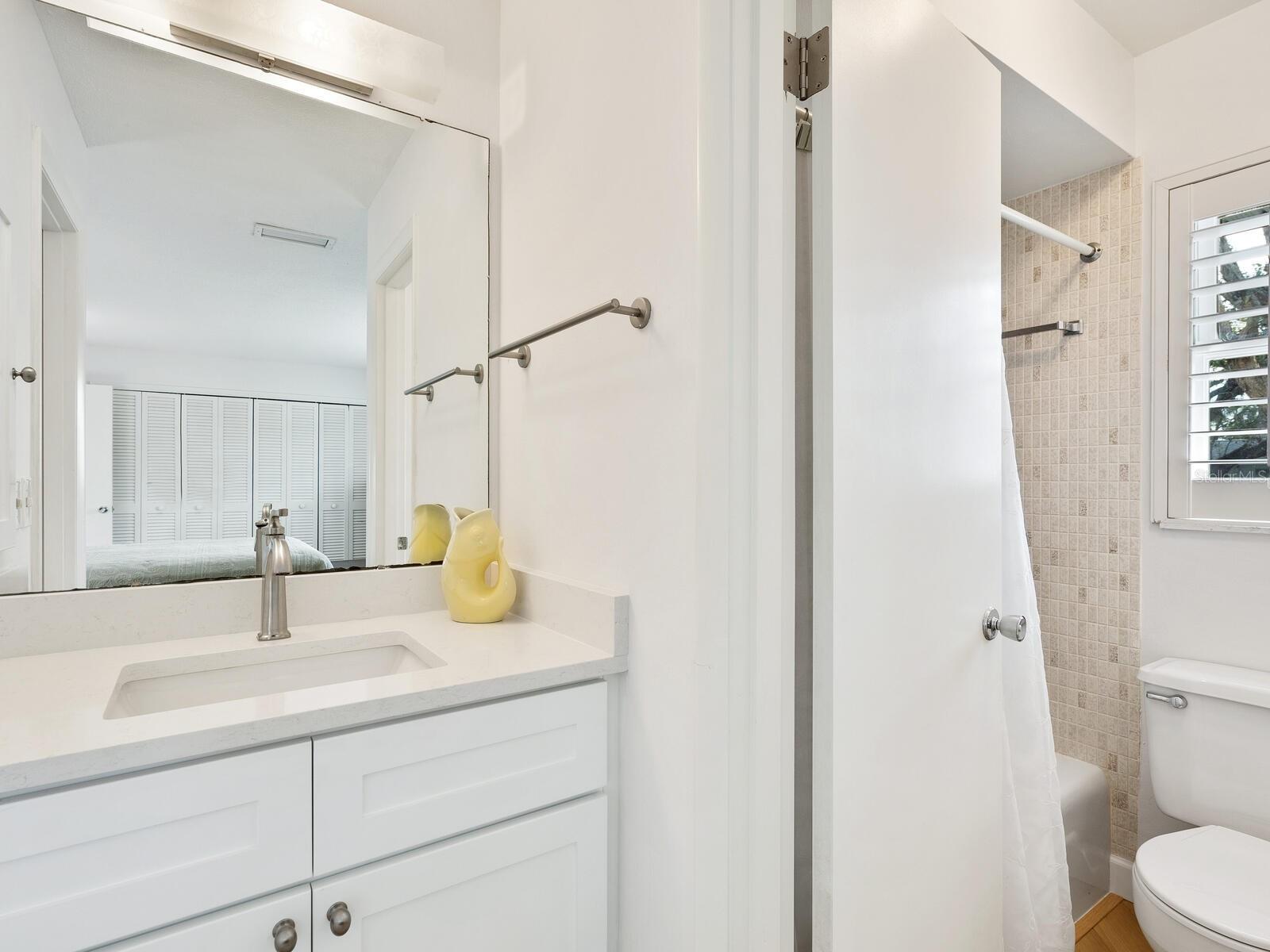 5560 SHADOW LAWN DR, SARASOTA, FL, 34242