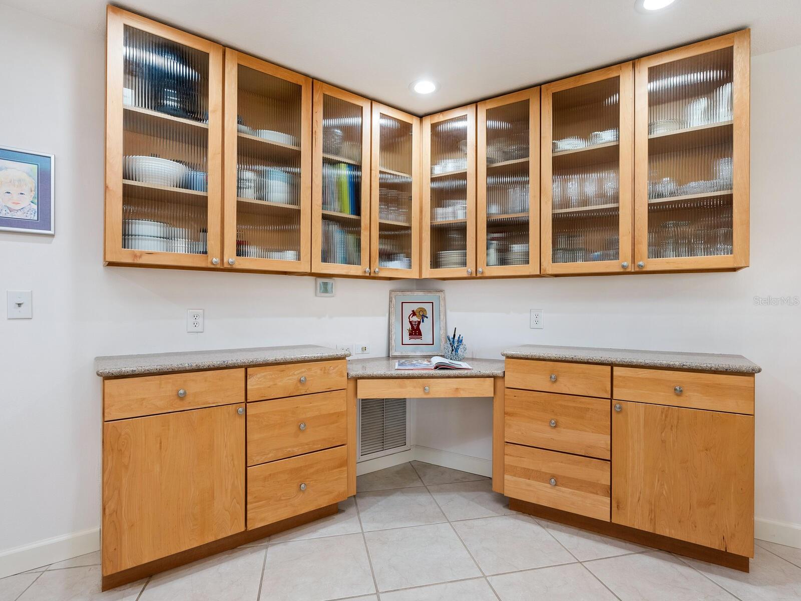 5560 SHADOW LAWN DR, SARASOTA, FL, 34242