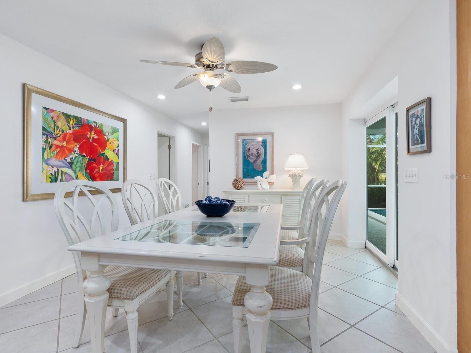 5560 SHADOW LAWN DR, SARASOTA, FL, 34242