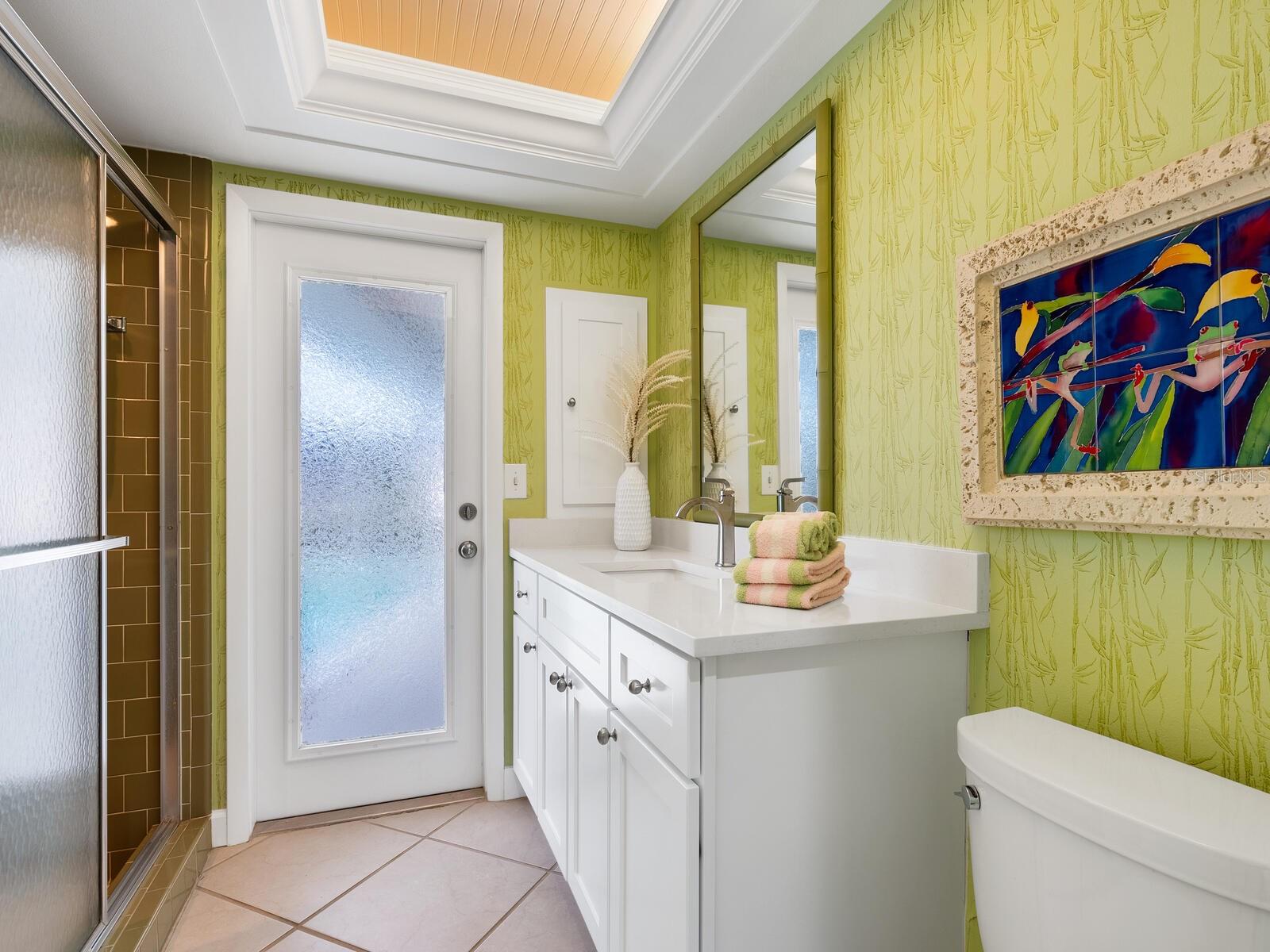 5560 SHADOW LAWN DR, SARASOTA, FL, 34242