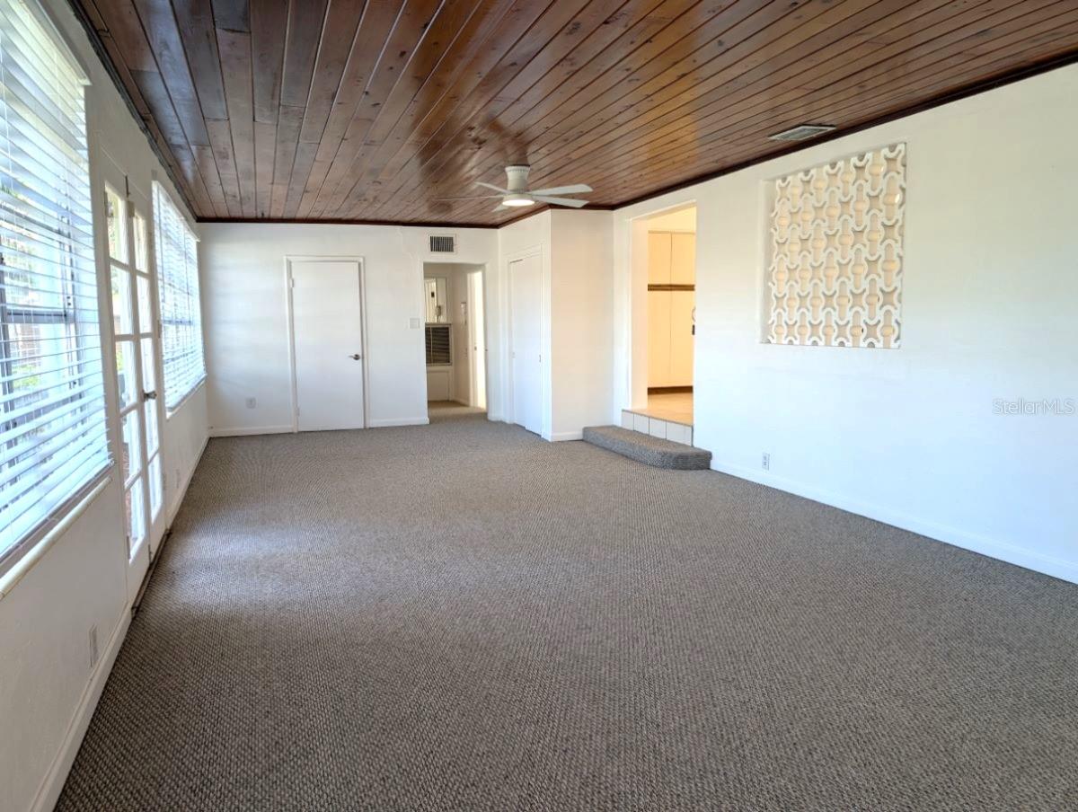1017 W INDIANA AVE, TAMPA, FL, 33603