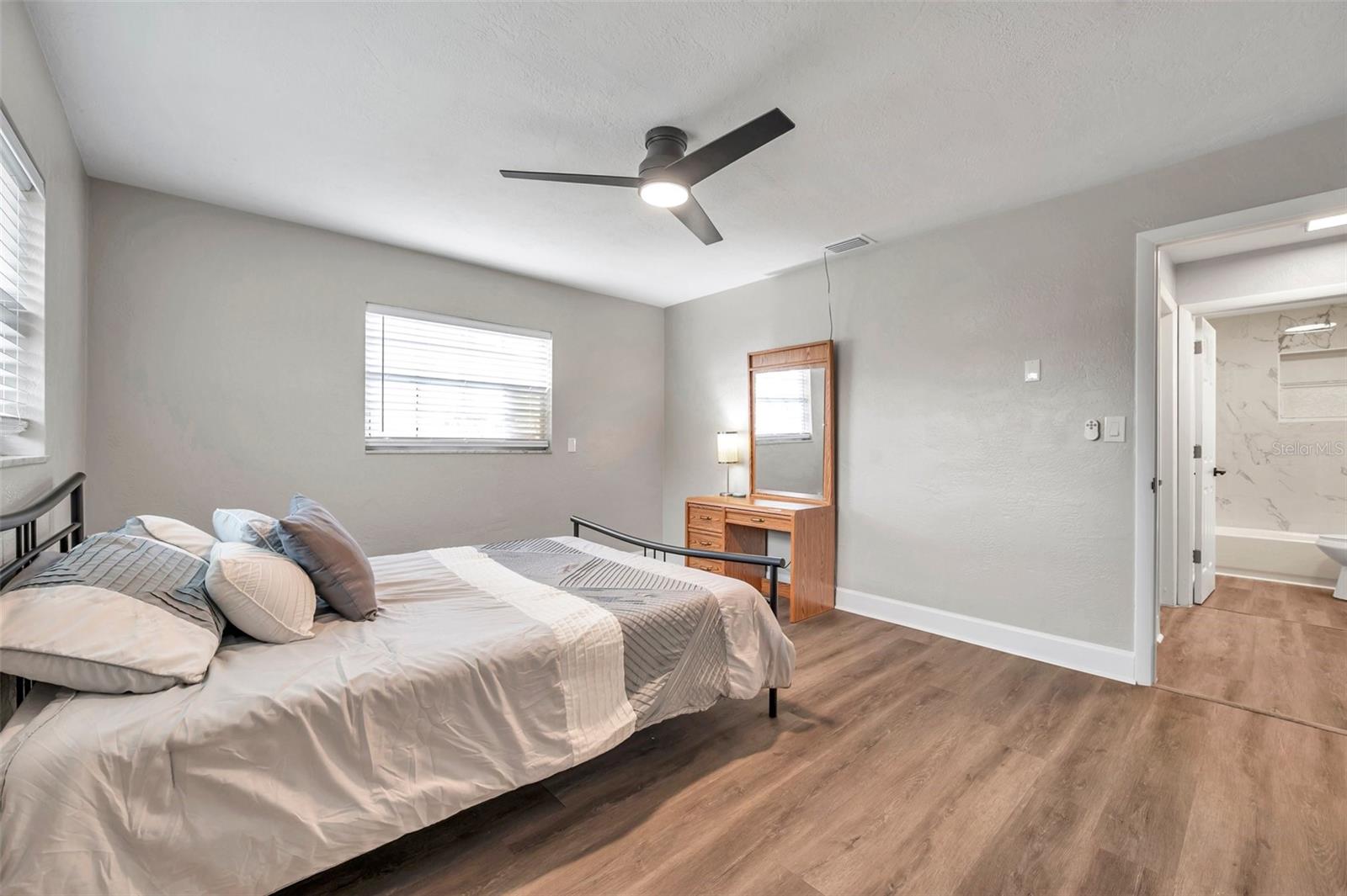 9850 55TH WAY N, PINELLAS PARK, FL, 33782