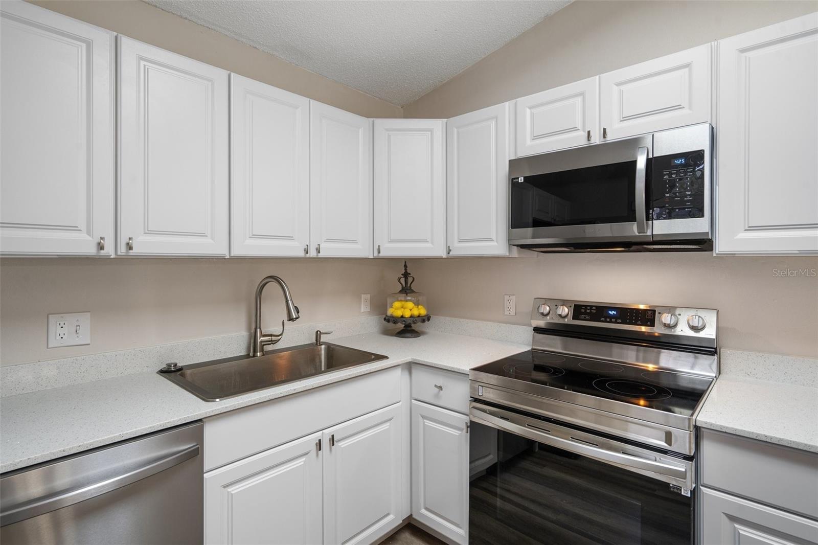 2422 HOUNDS TRL, PALM HARBOR, FL, 34683
