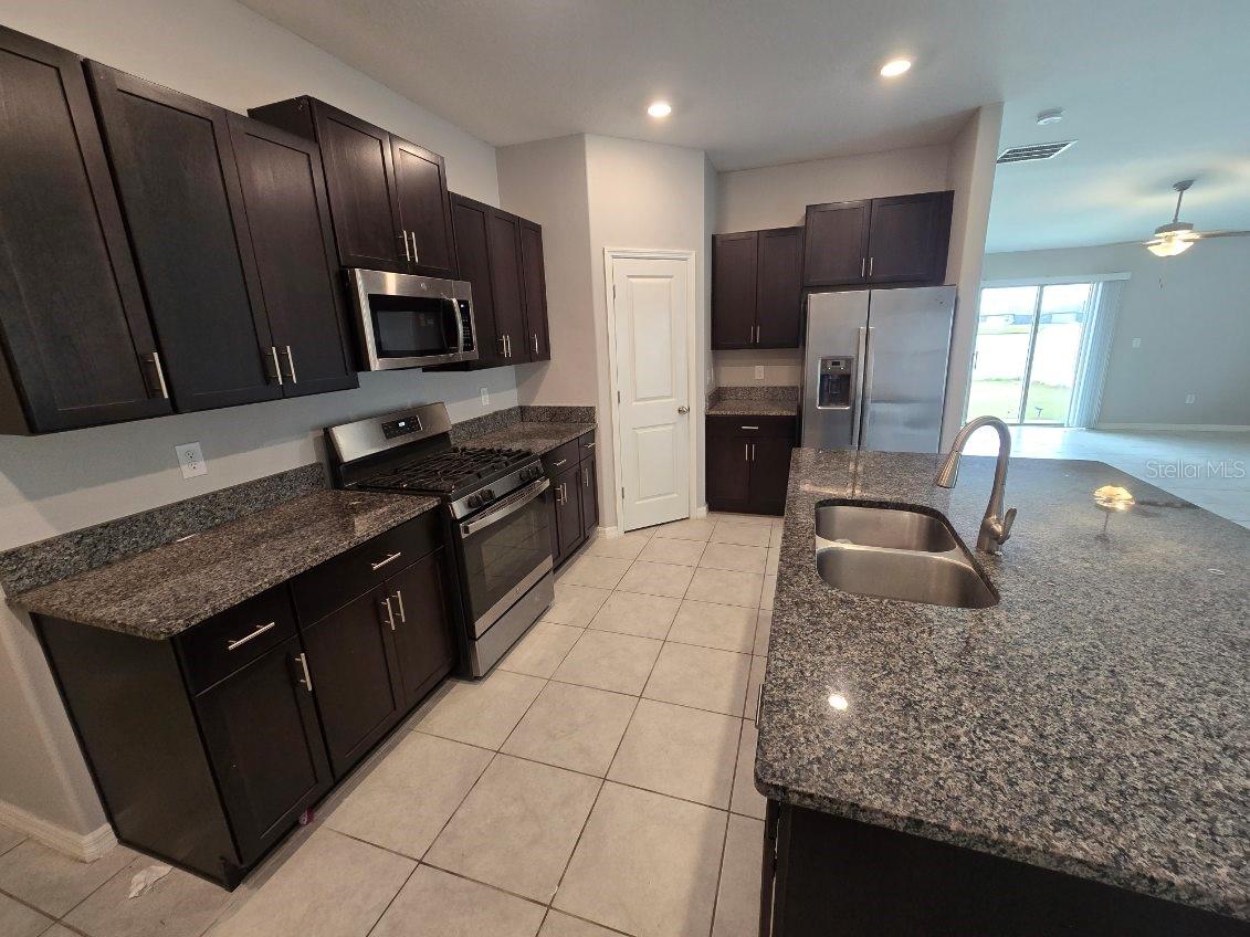 9701 LEMON DROP LOOP, SUN CITY CENTER, FL, 33573