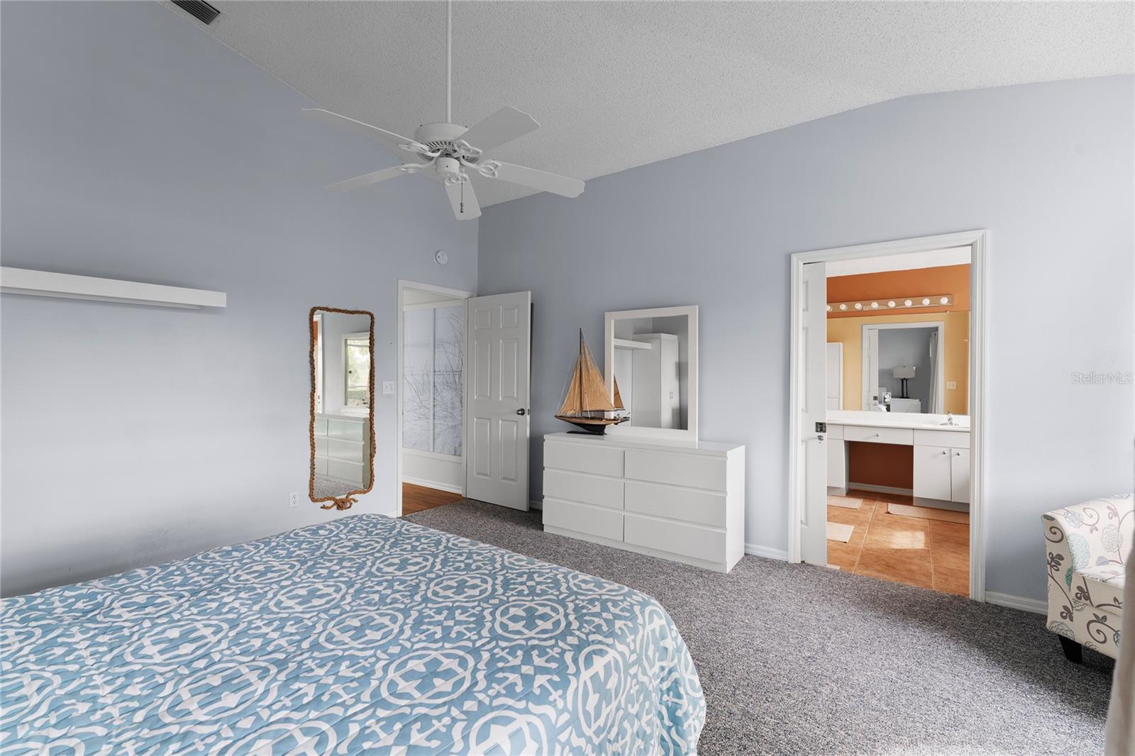 936 KINGS BLVD, SUN CITY CENTER, FL, 33573