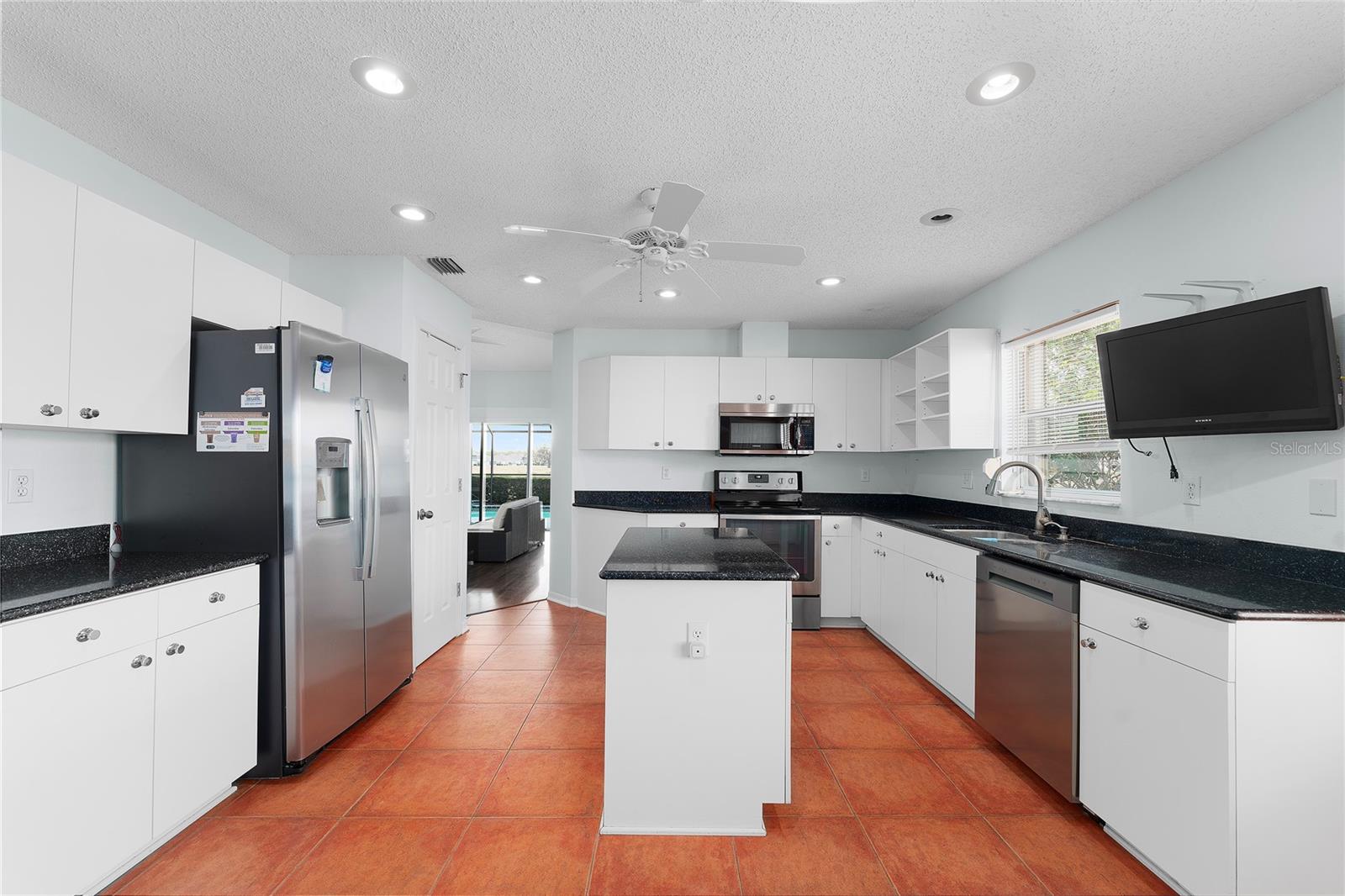 936 KINGS BLVD, SUN CITY CENTER, FL, 33573
