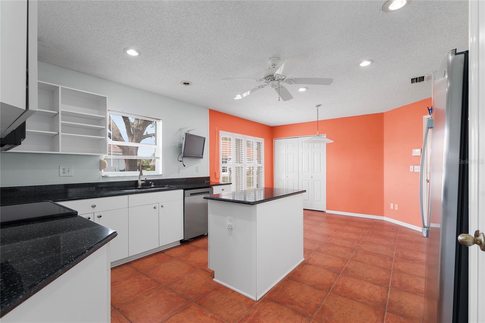 936 KINGS BLVD, SUN CITY CENTER, FL, 33573