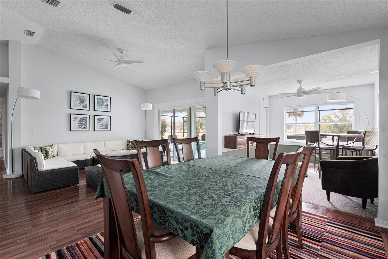 936 KINGS BLVD, SUN CITY CENTER, FL, 33573