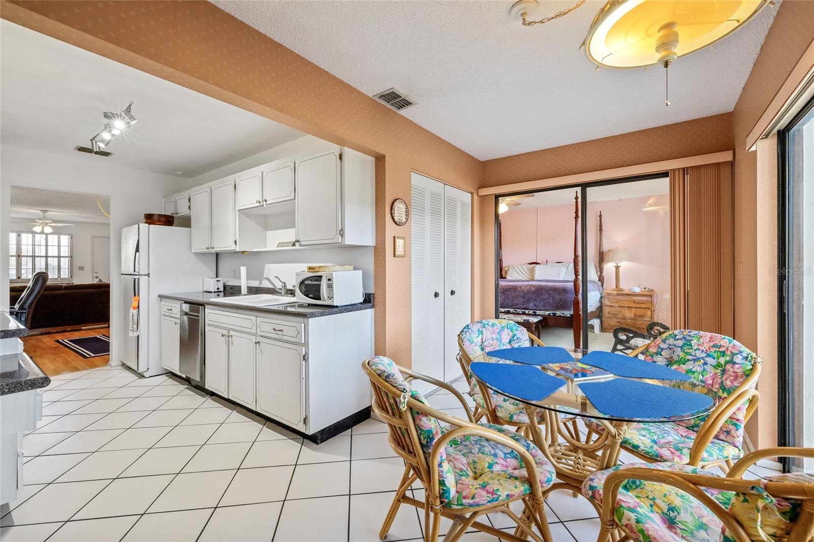 5980 TERRACE PARK DR N #203, ST PETERSBURG, FL, 33709