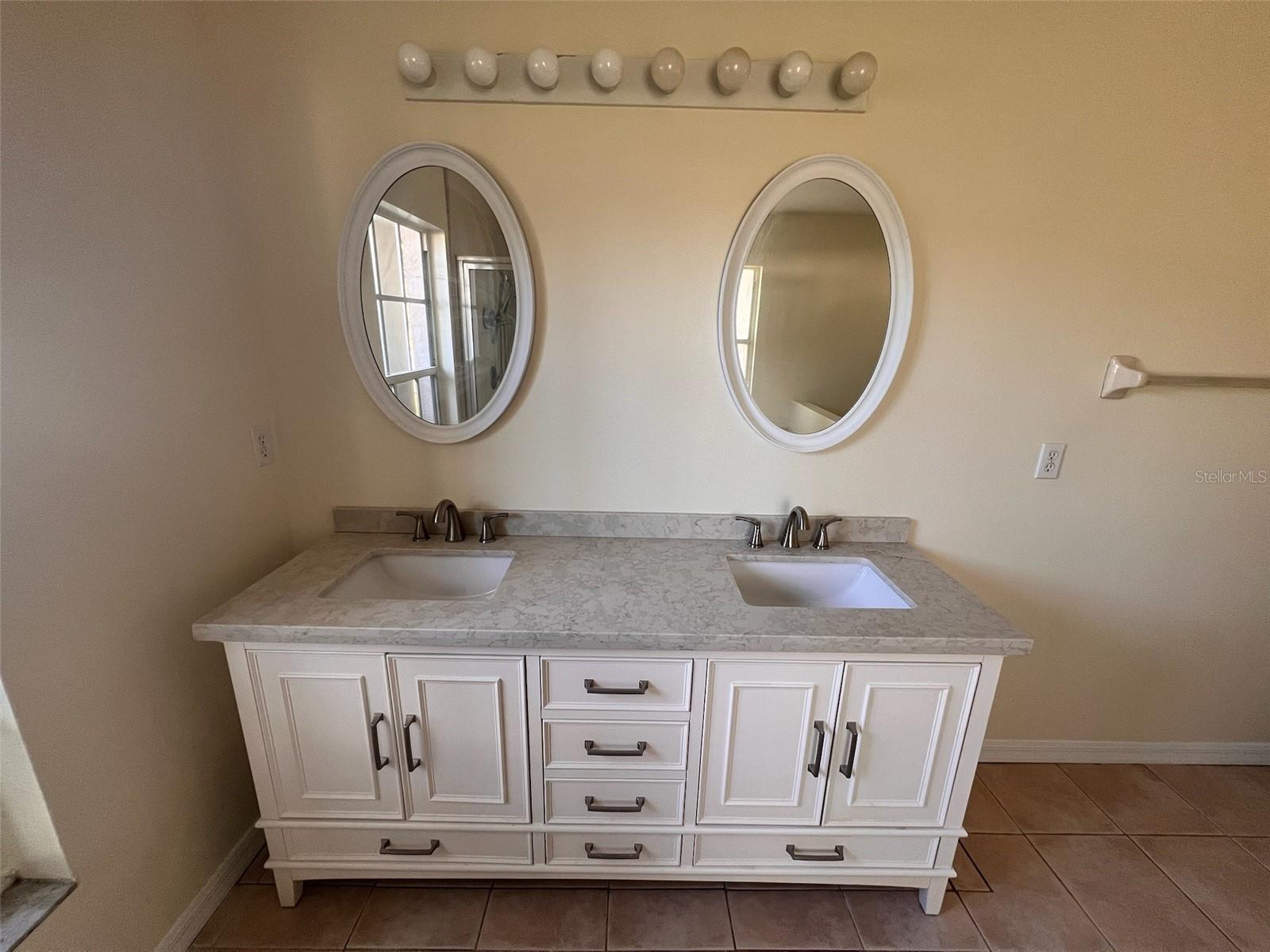 10810 DEARDEN CIR, ORLANDO, FL, 32817