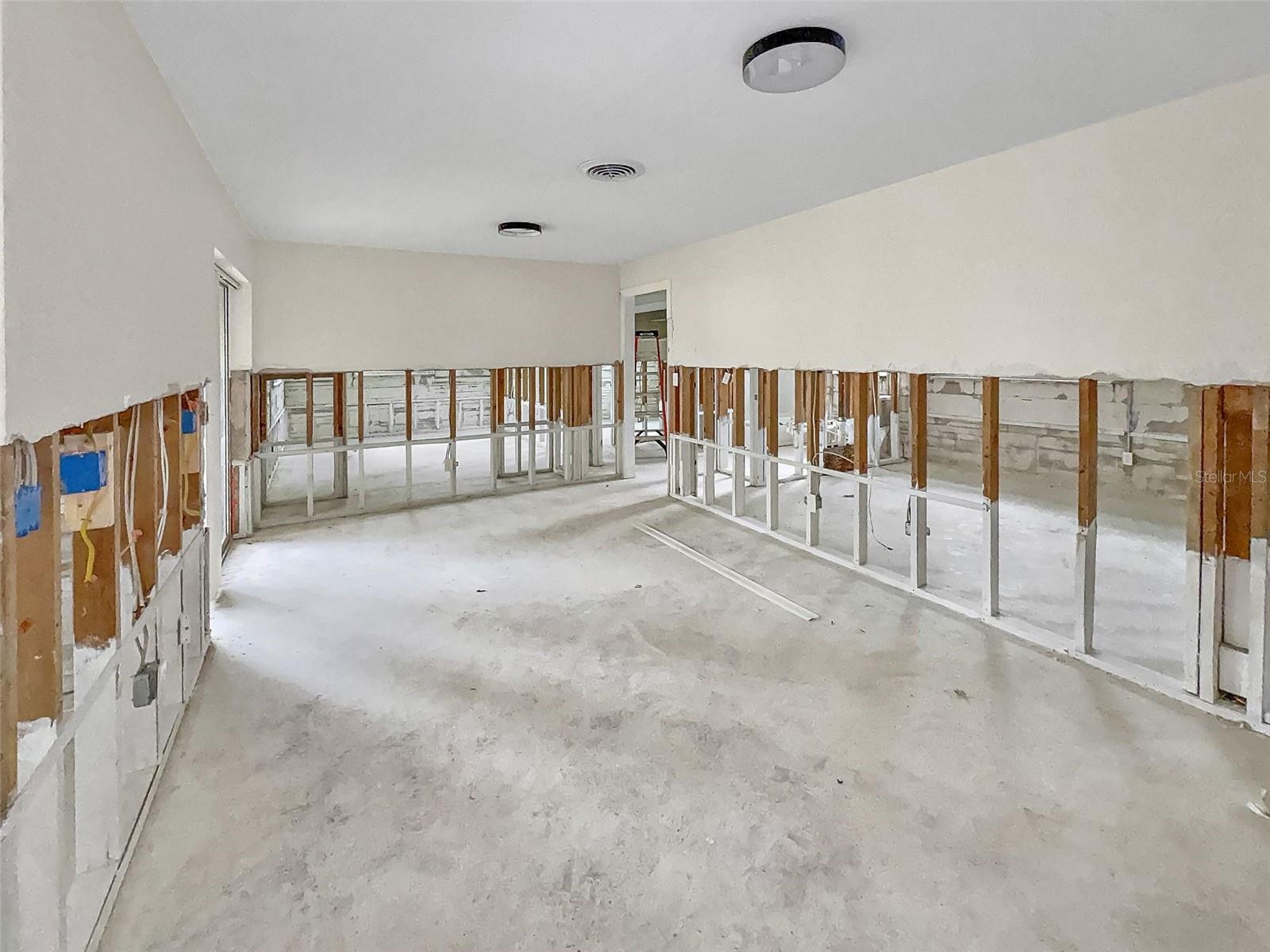 5225 VENETIAN BLVD NE, ST PETERSBURG, FL, 33703