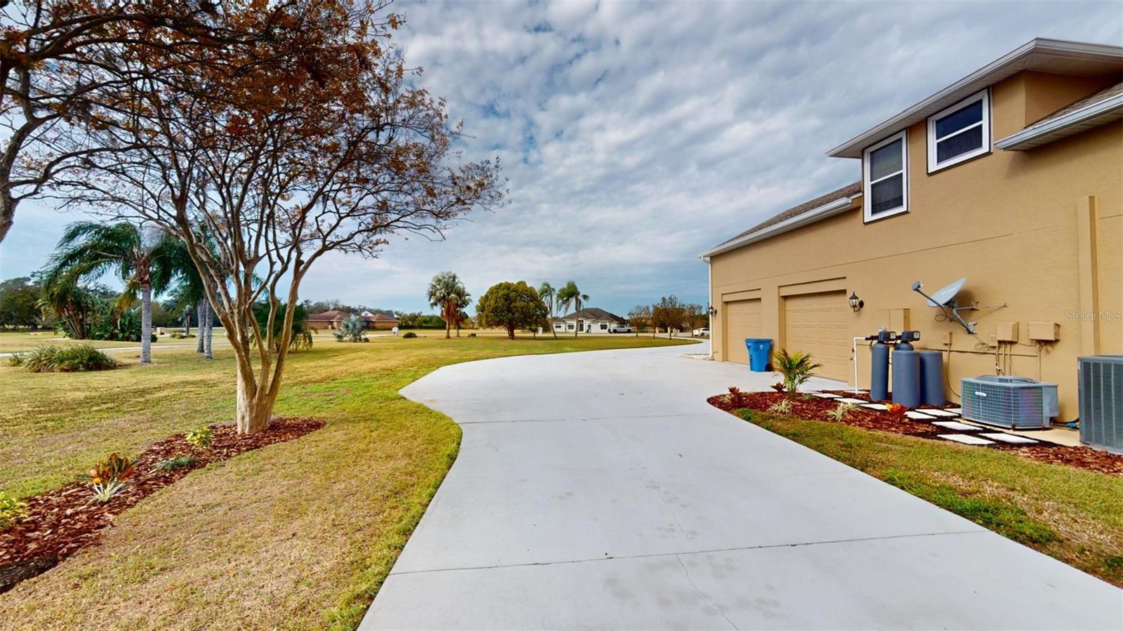 13033 MCINTOSH LAKES LN, DOVER, FL, 33527