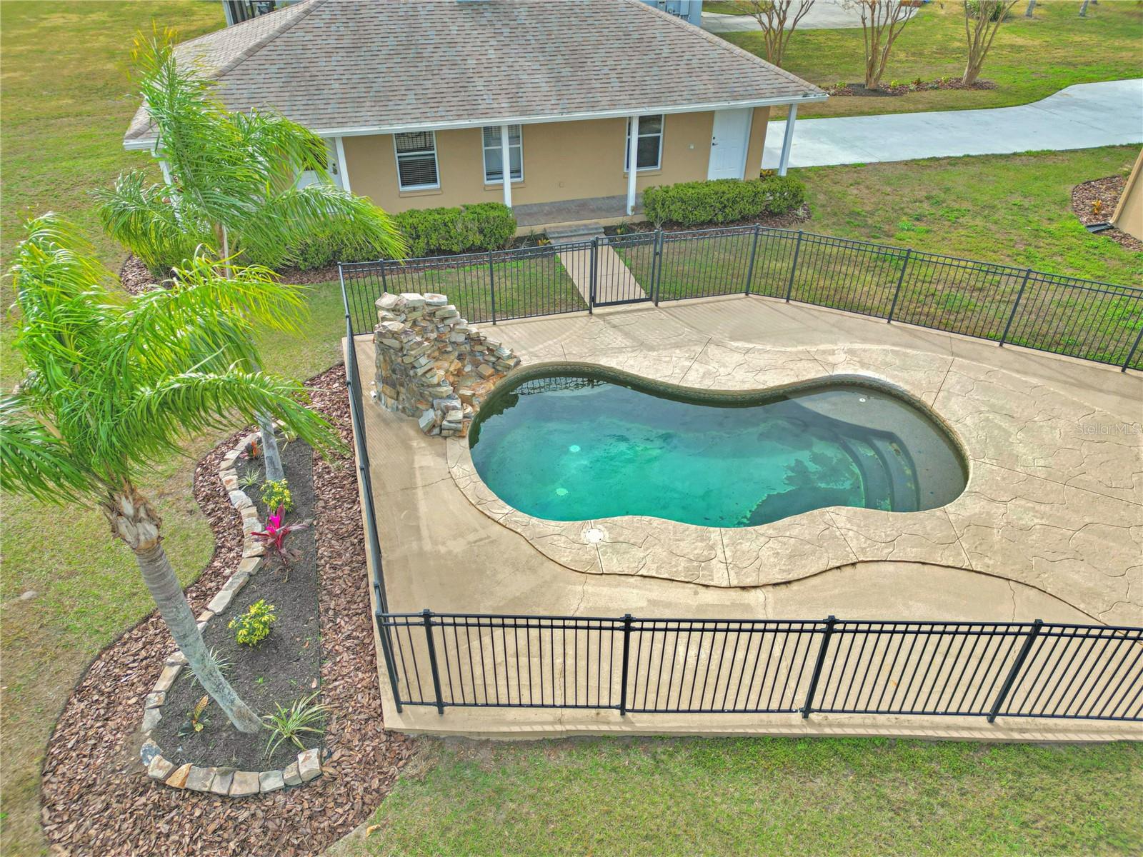 13033 MCINTOSH LAKES LN, DOVER, FL, 33527