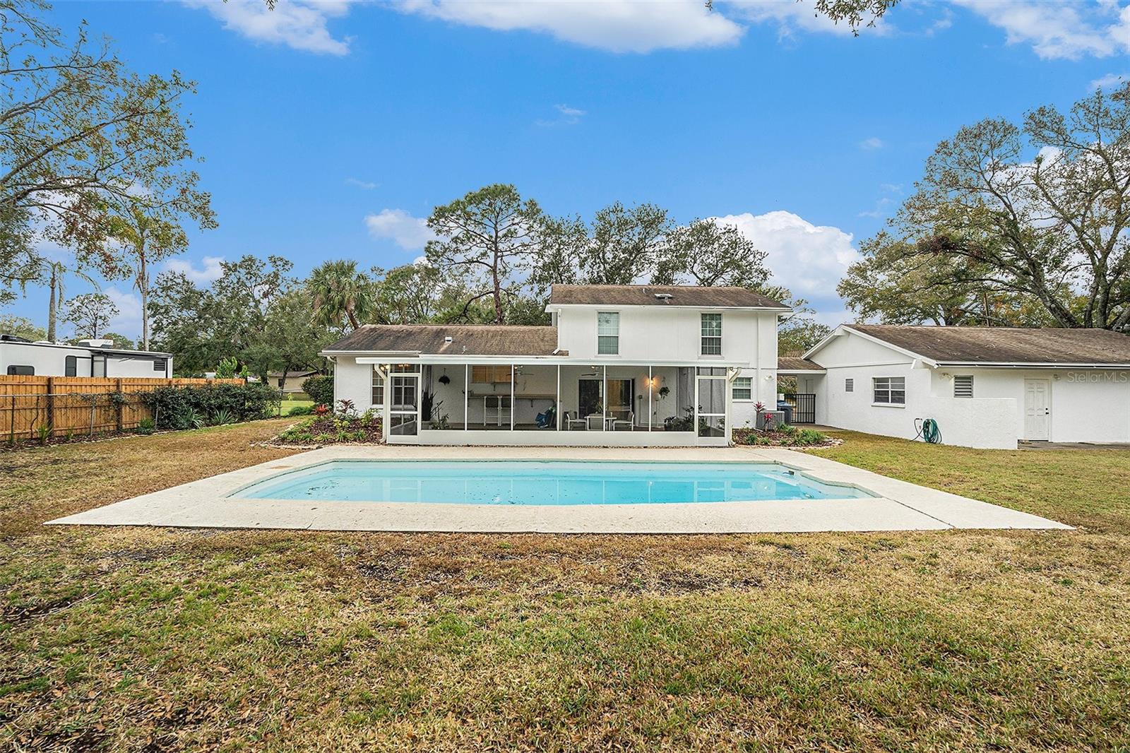 8203 CRENSHAW CIR, TAMPA, FL, 33615