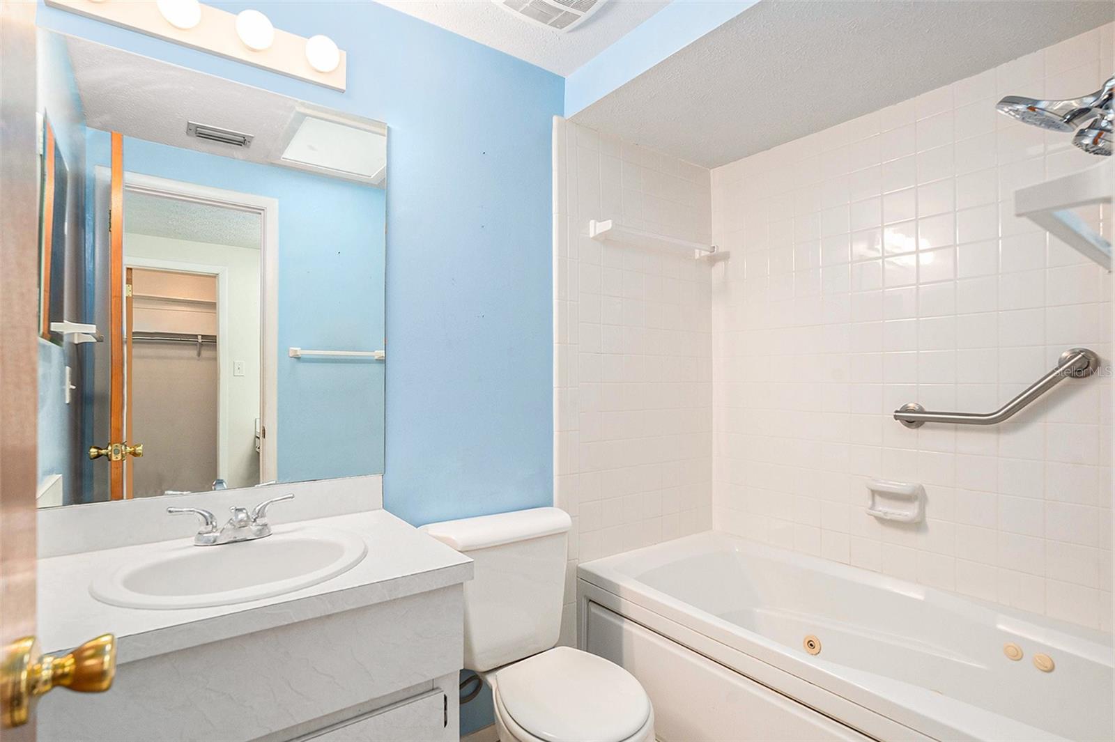 8203 CRENSHAW CIR, TAMPA, FL, 33615