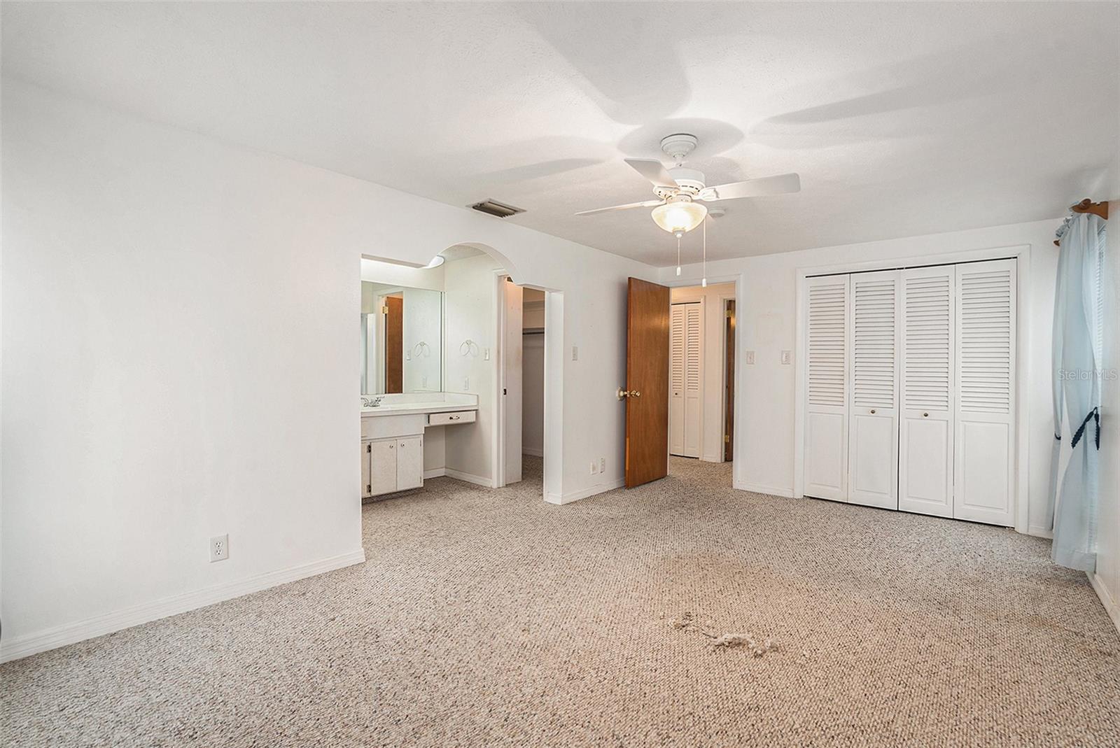 8203 CRENSHAW CIR, TAMPA, FL, 33615