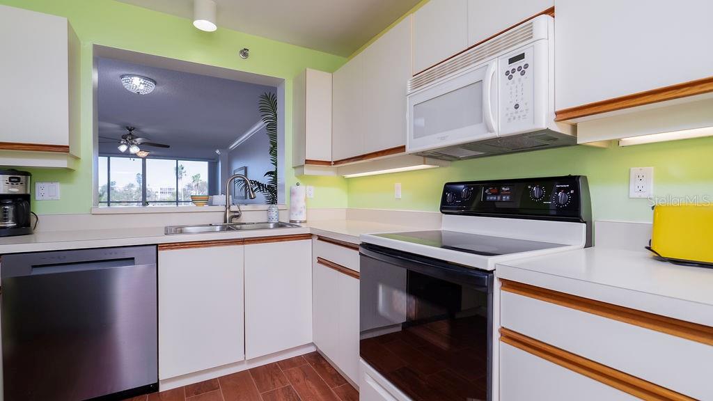 4570 PINEBROOK CIR #303, BRADENTON, FL, 34209