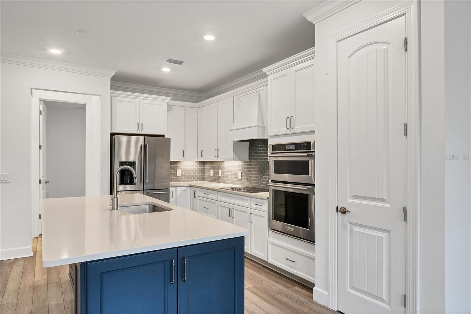 6102 BLUESTAR CT, LAKEWOOD RANCH, FL, 34211