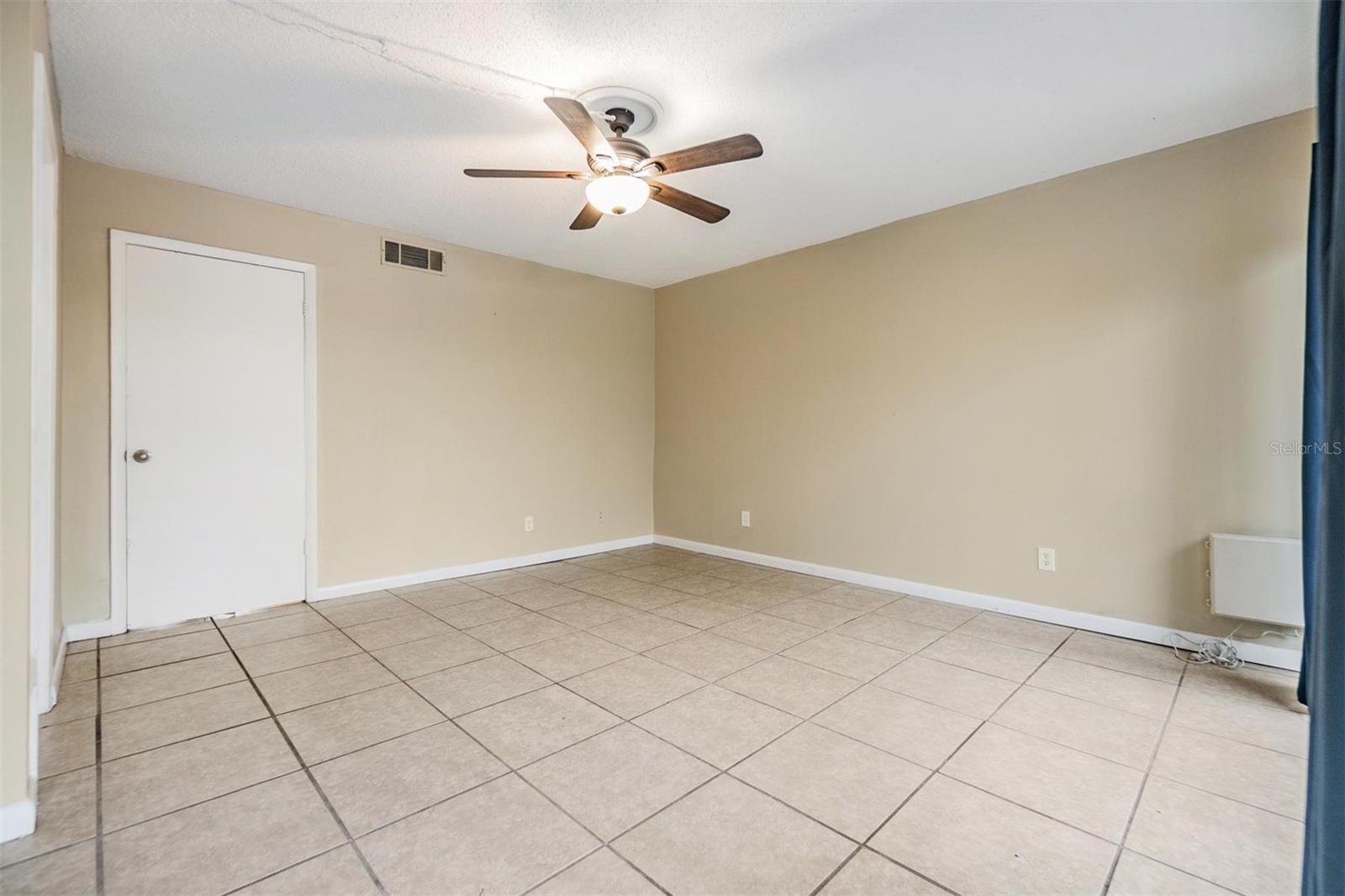 9119 TUDOR DR #E201, TAMPA, FL, 33615