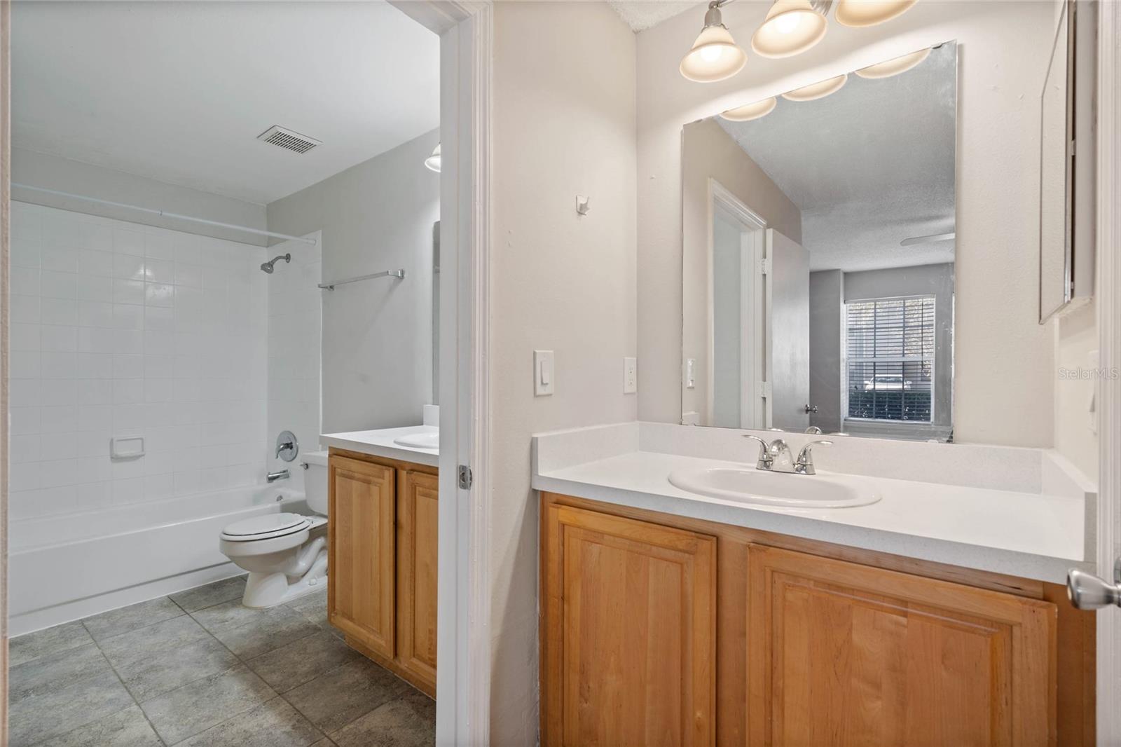 6118 WESTGATE DR #101, ORLANDO, FL, 32835