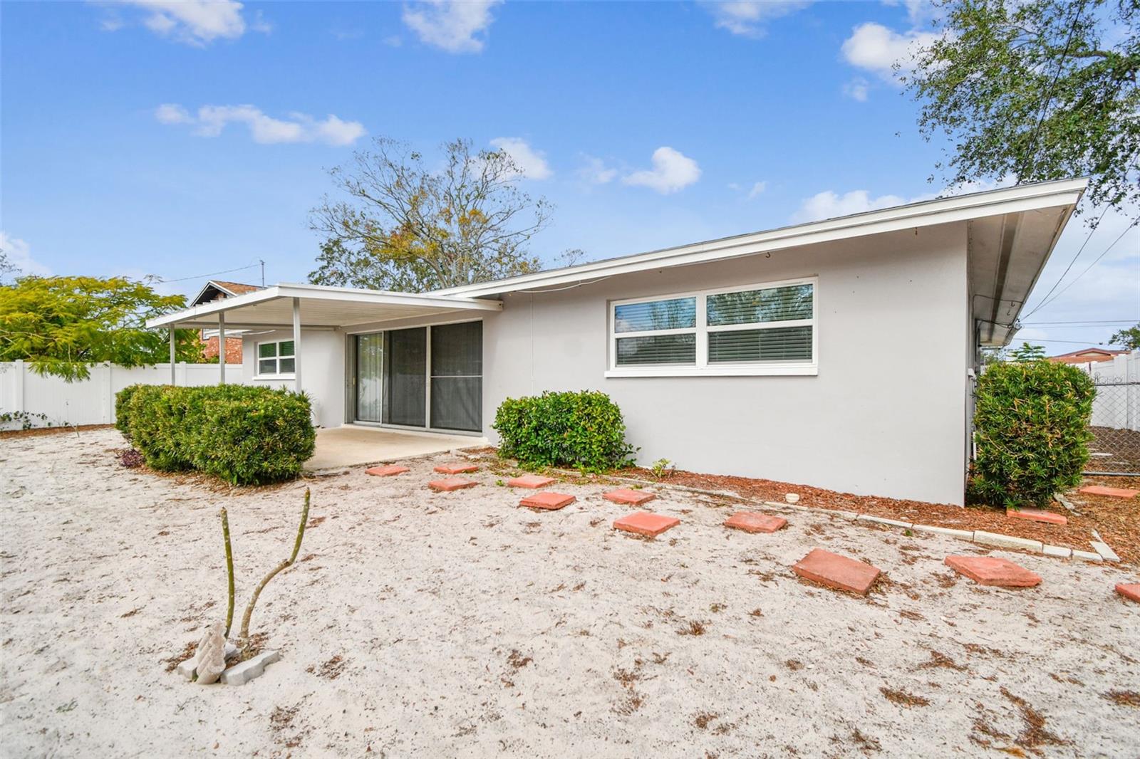 2124 16TH AVE SW, LARGO, FL, 33770