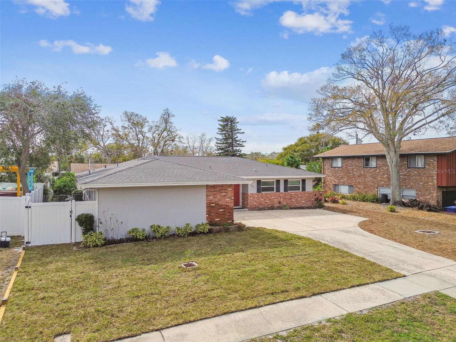 2124 16TH AVE SW, LARGO, FL, 33770