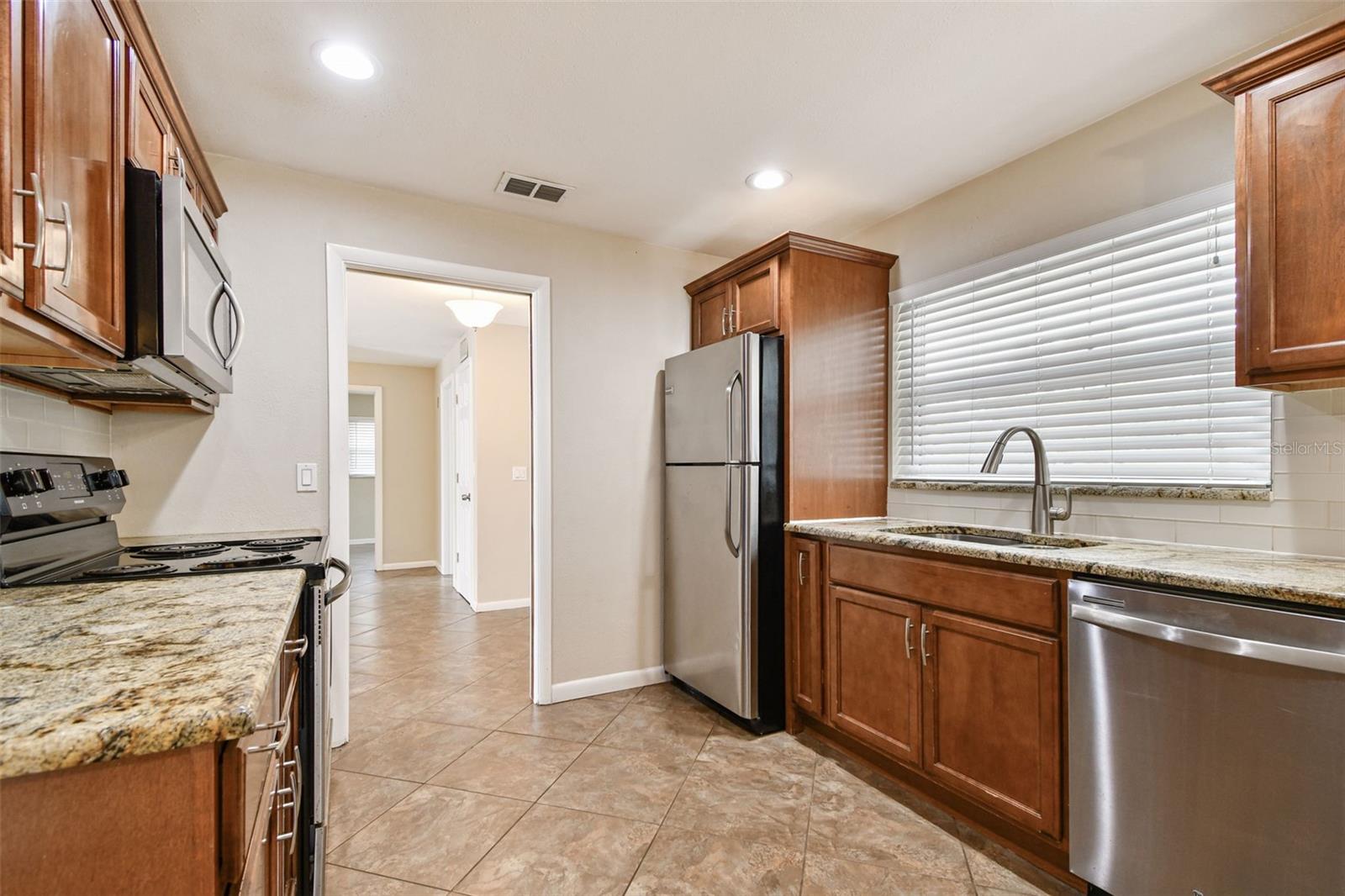 2124 16TH AVE SW, LARGO, FL, 33770