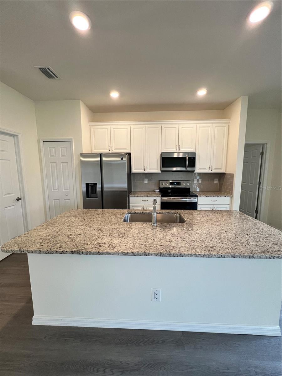 359 PARAMARIBO ST, PUNTA GORDA, FL, 33983