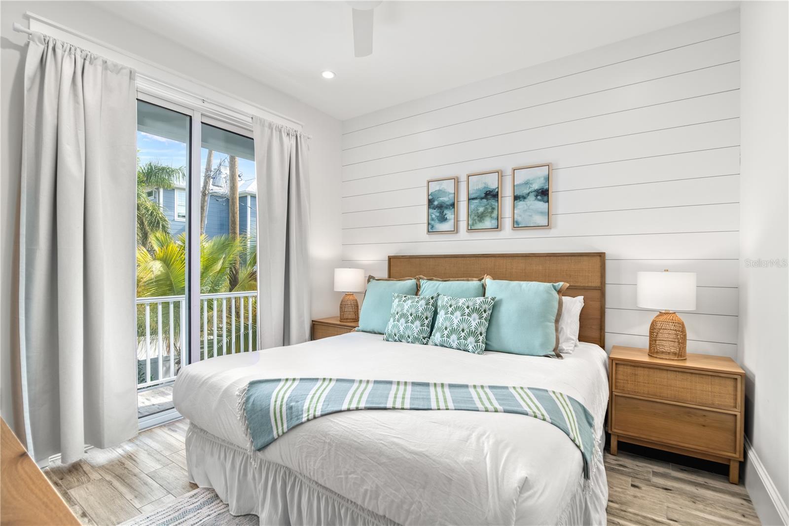 2213 AVENUE B, BRADENTON BEACH, FL, 34217