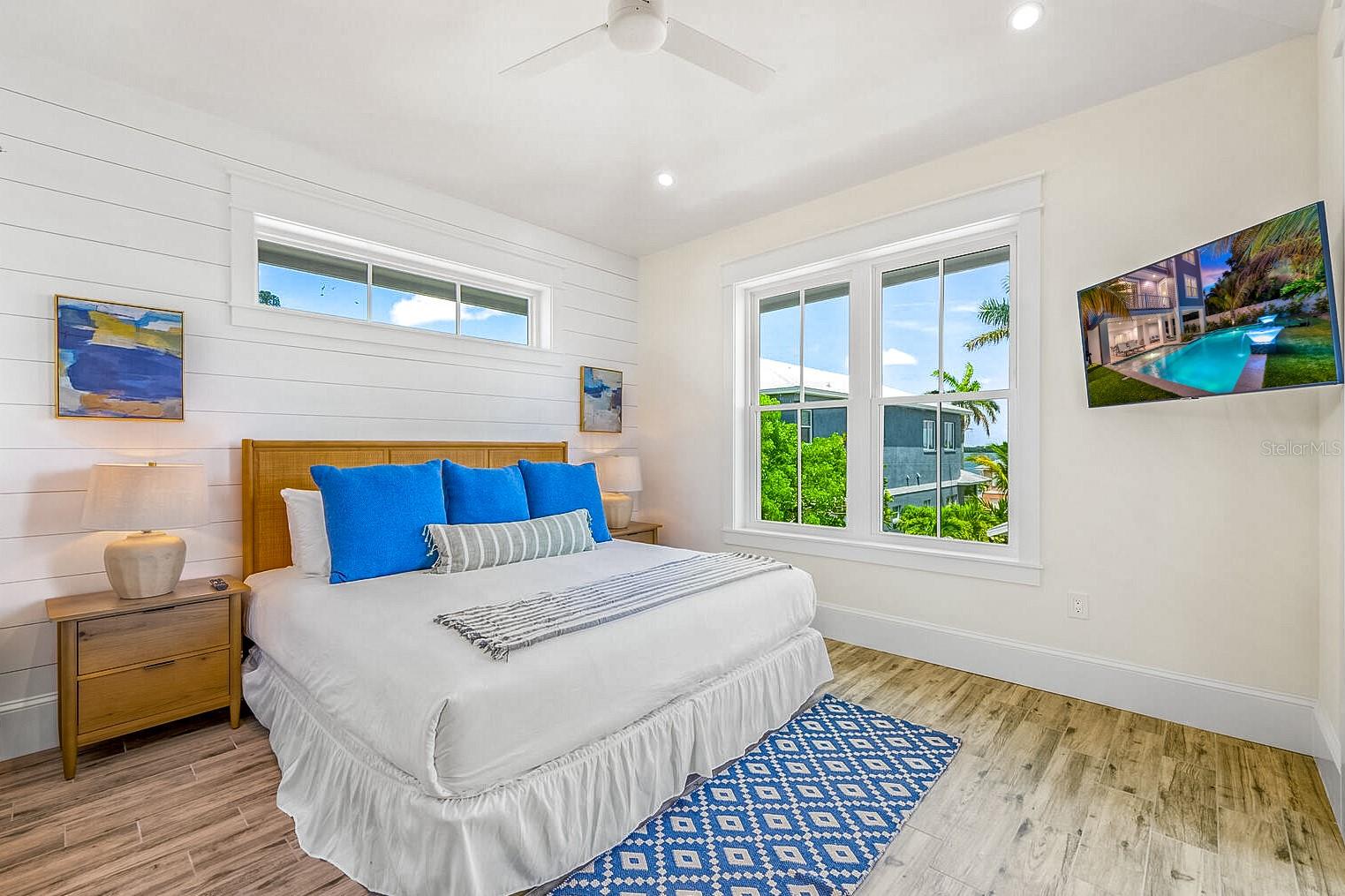 2213 AVENUE B, BRADENTON BEACH, FL, 34217