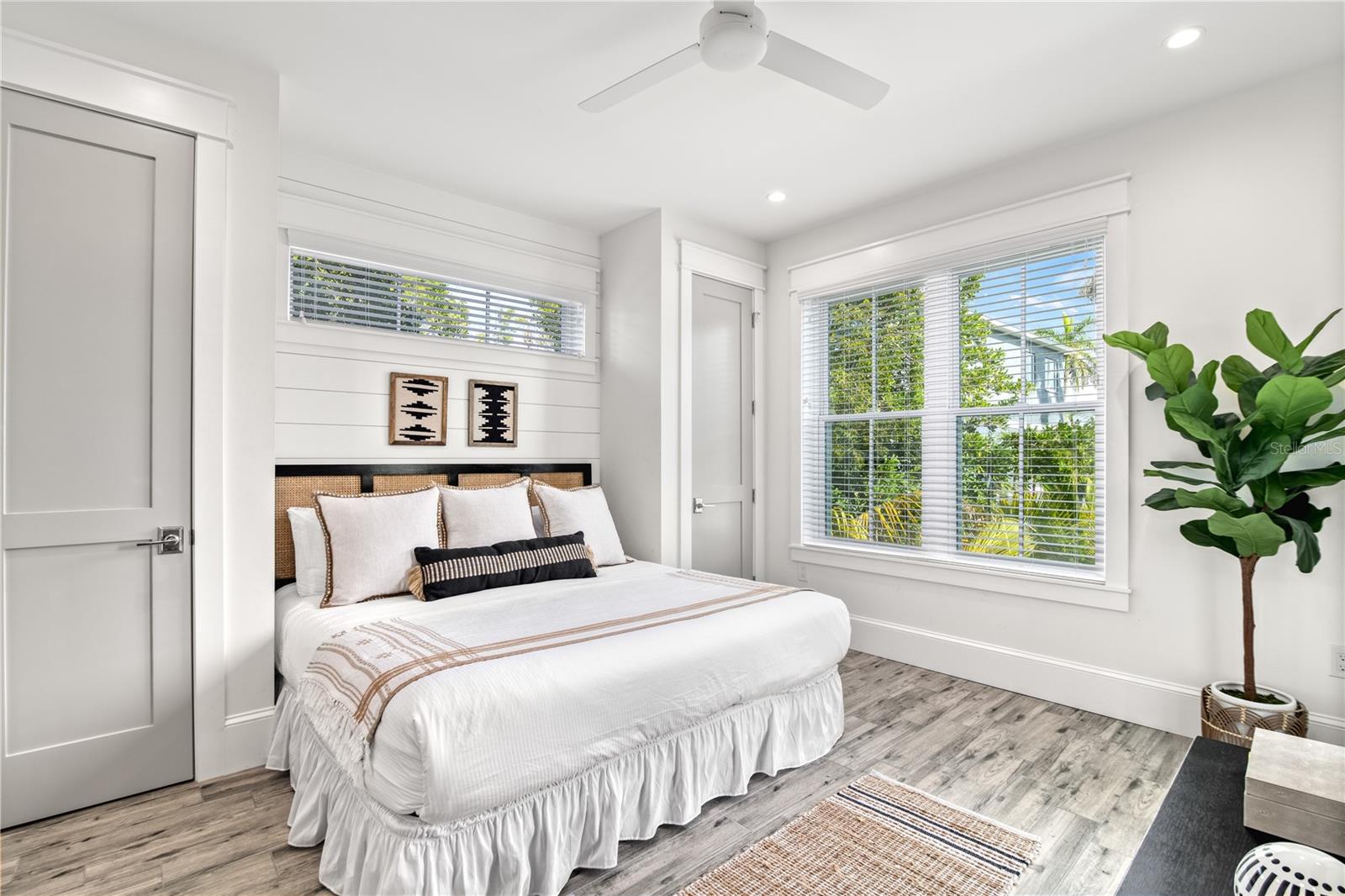 2213 AVENUE B, BRADENTON BEACH, FL, 34217
