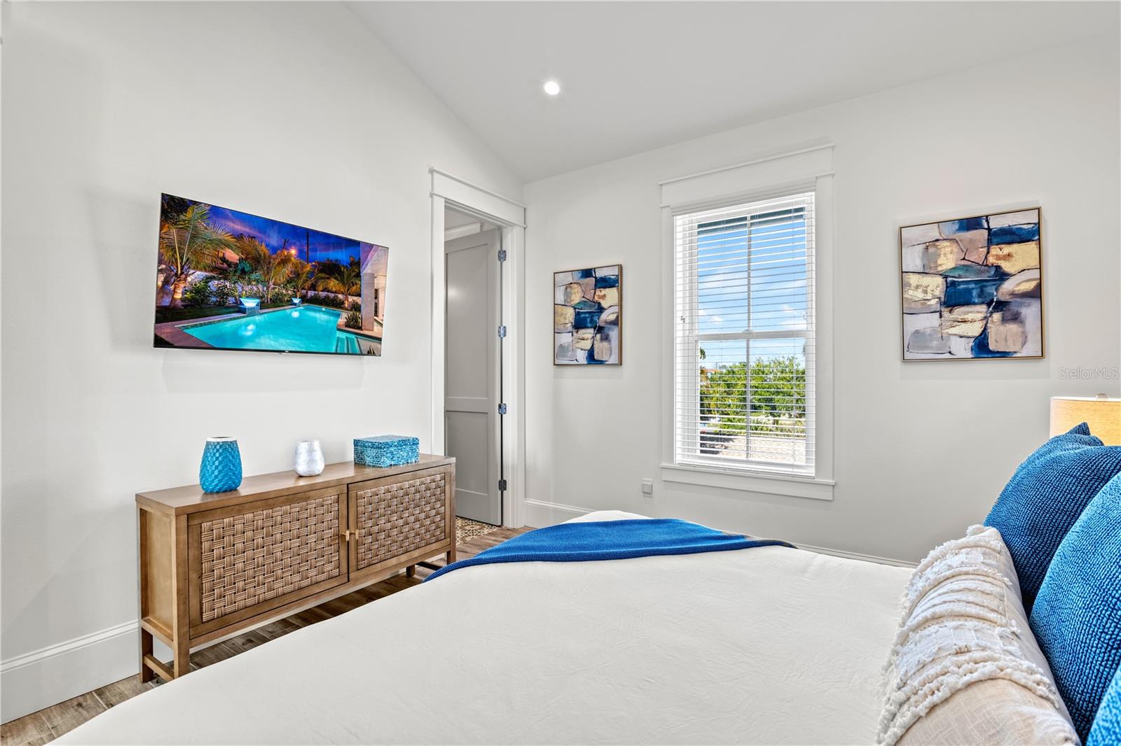 2213 AVENUE B, BRADENTON BEACH, FL, 34217