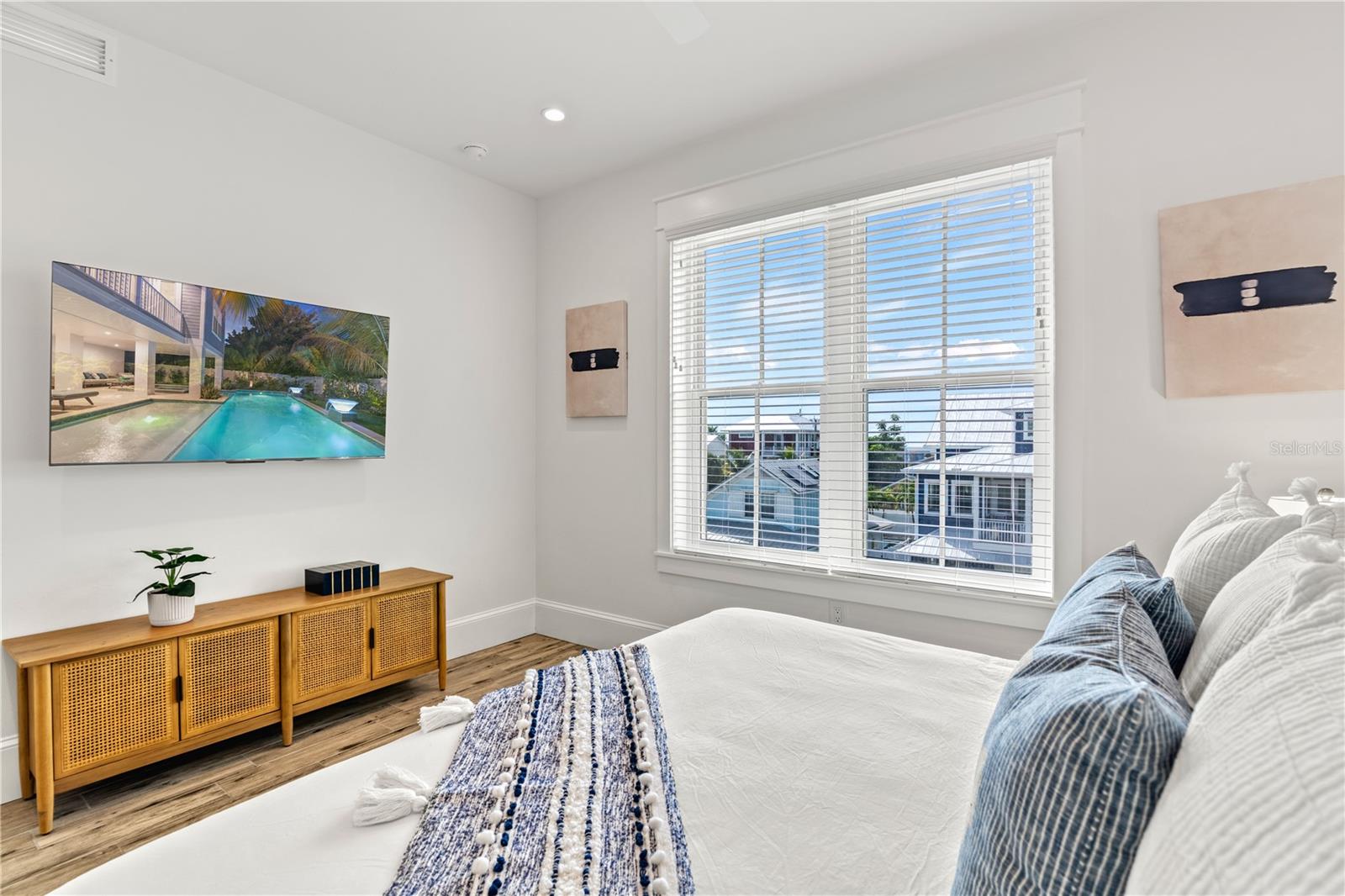 2213 AVENUE B, BRADENTON BEACH, FL, 34217
