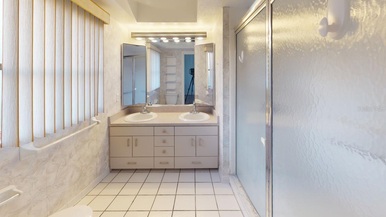 2275 PINE VIEW CIR, SARASOTA, FL, 34231