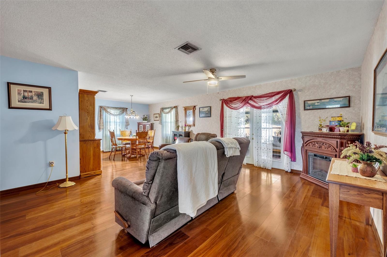 1101 LANTANA DR, EUSTIS, FL, 32726