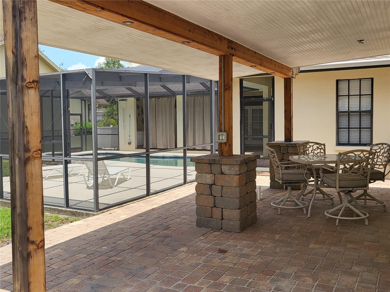 2002 CIMMARON RUN DR, VALRICO, FL, 33594