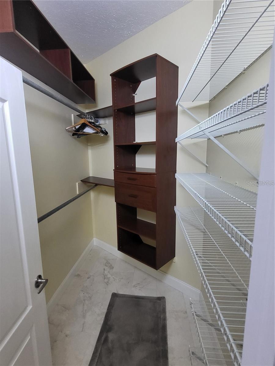 2002 CIMMARON RUN DR, VALRICO, FL, 33594